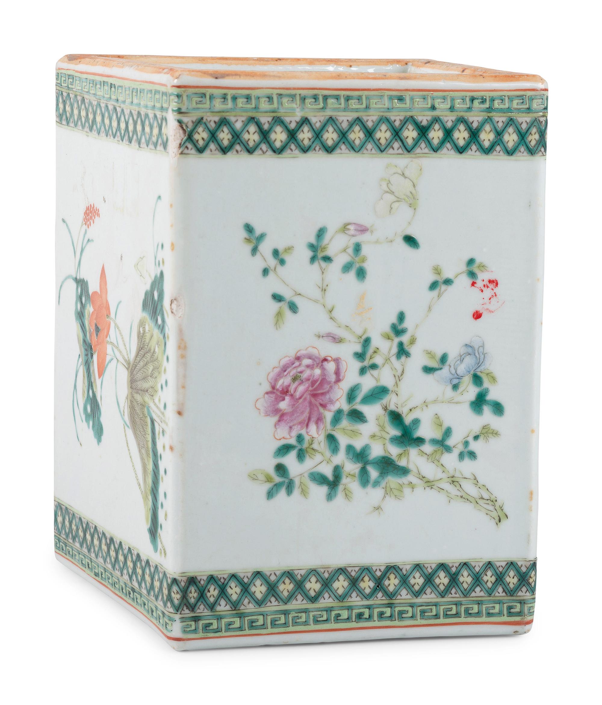 A Chinese Export Porcelain Pillow