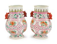 A Pair of Chinese Export Porcelain Vases