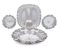Four American Silver Articles, 20th Century, comprising a Frank Smith square tray with pie crust edge, a Graff, Washbourne and Dunn bow