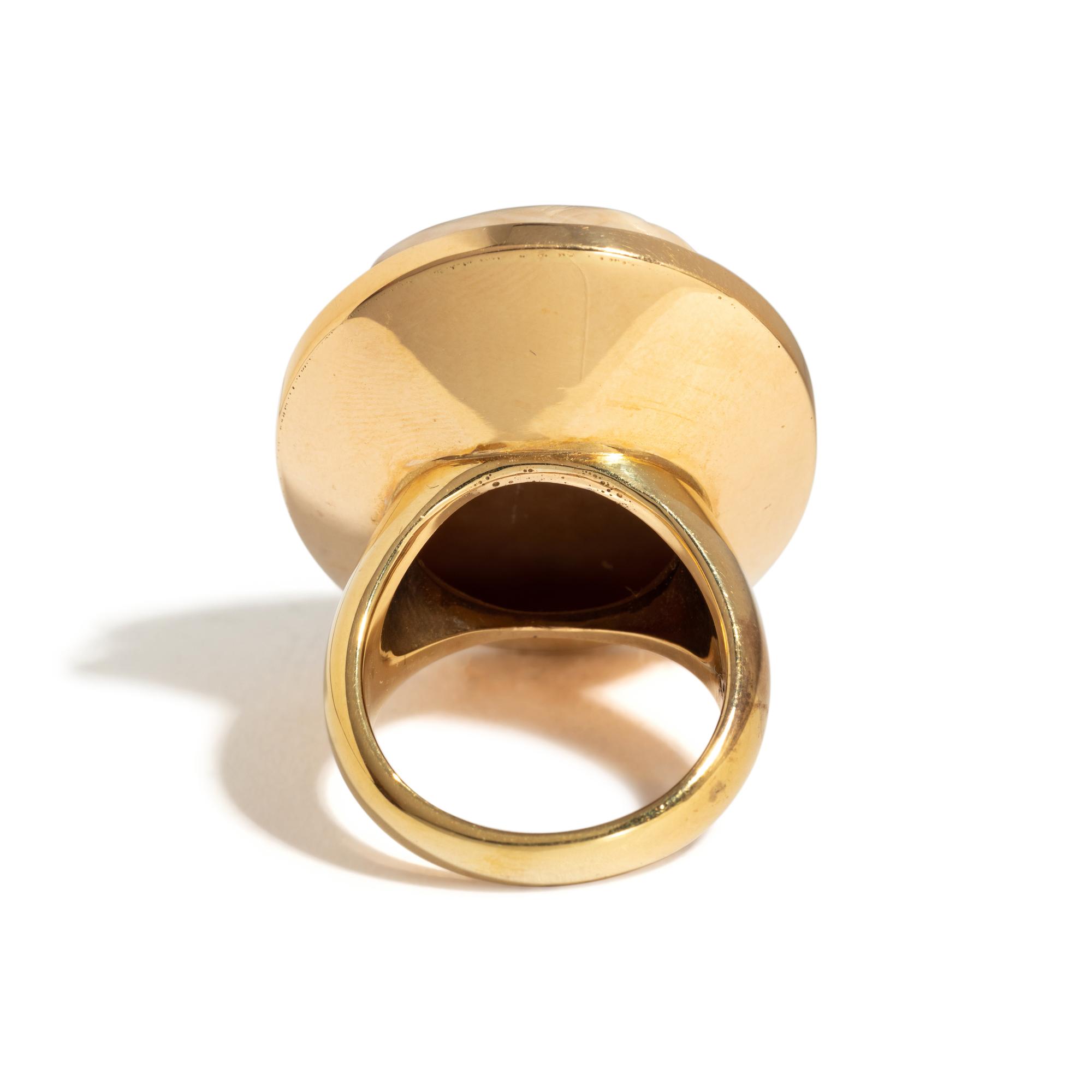 A Neoclassical Gold and Agate Cameo Finger Ring with a Bearded Male Portrait Head (Possibly Democritus) — '18k' engraved on the inside of the ring