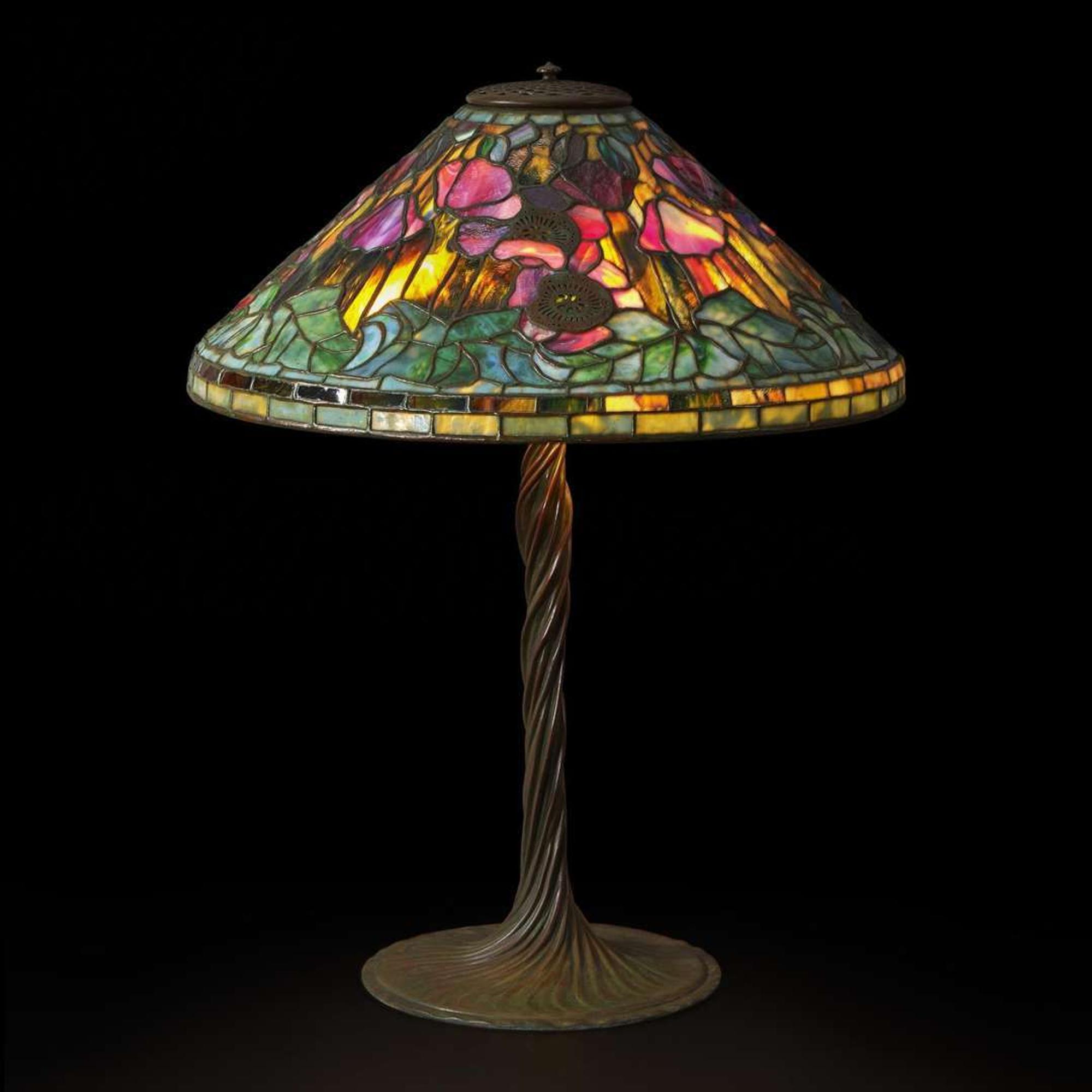 Tiffany Studios A "Poppy" Table Lamp, New York, circa 1905