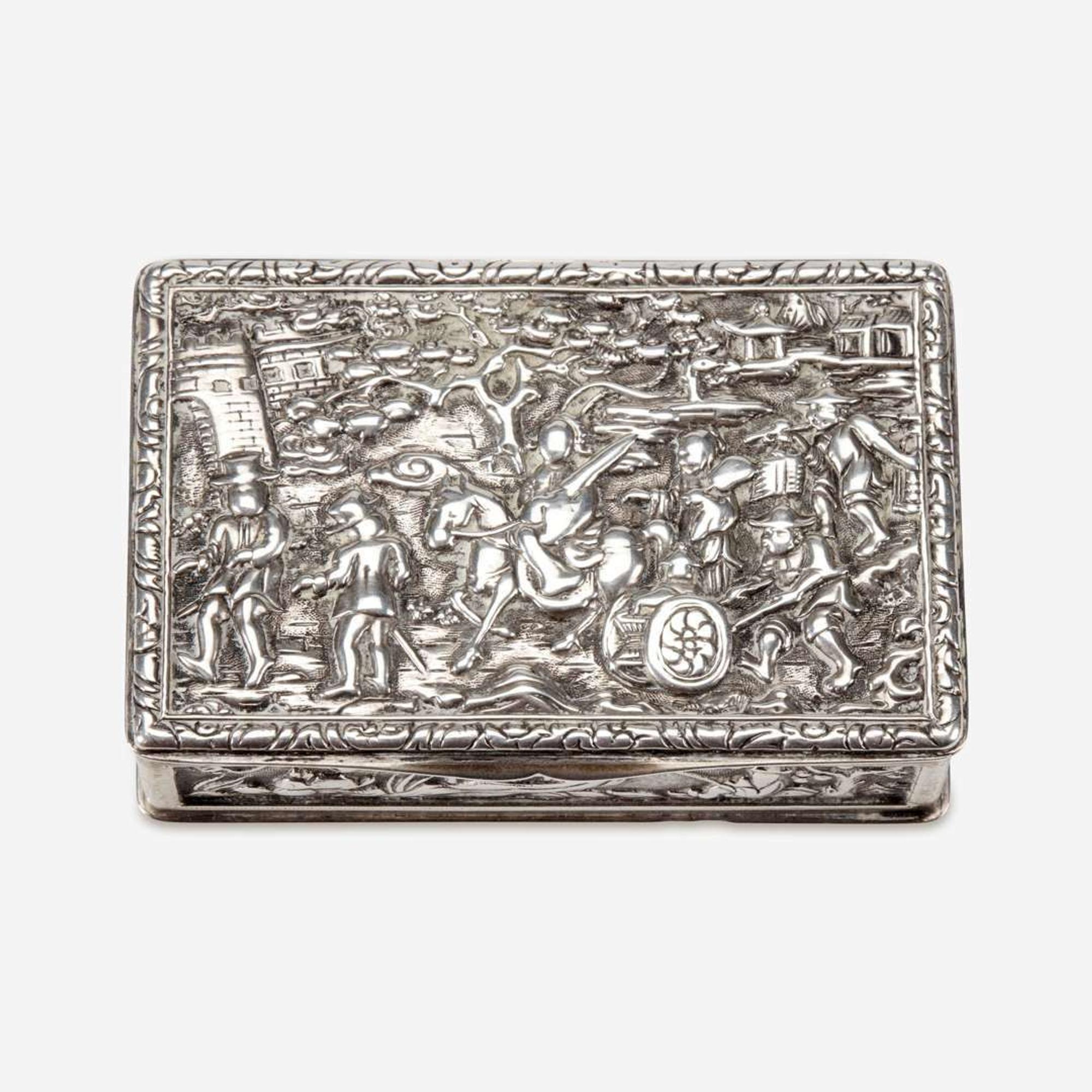 A Chinese export silver snuff box, Wongshing 中国出口银鼻烟盒 Canton, circa 1825-1840 ??? ?1825-1840?