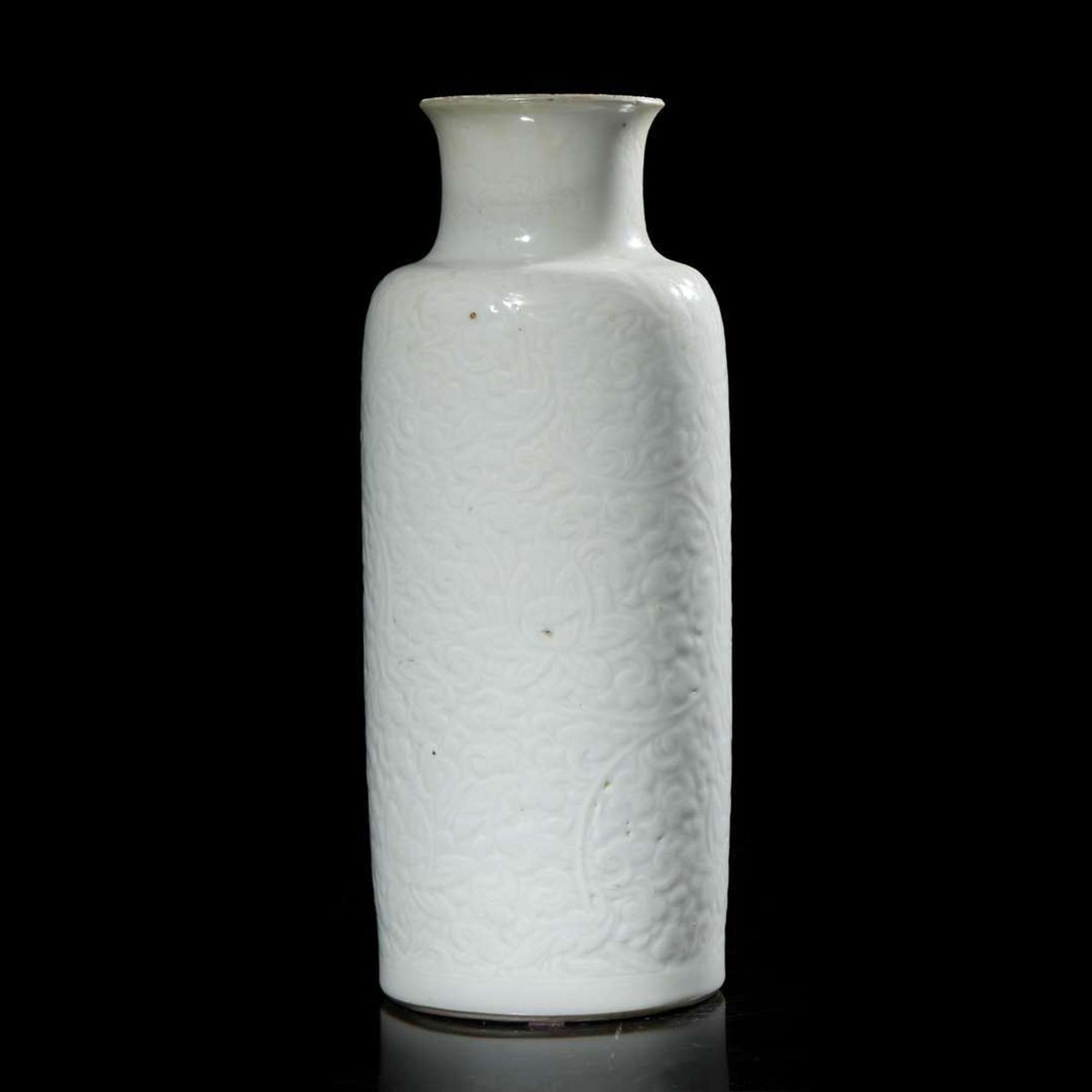 A Chinese carved white porcelain sleeve vase 白瓷刻劃花燈籠瓶 Kangxi period ? ??