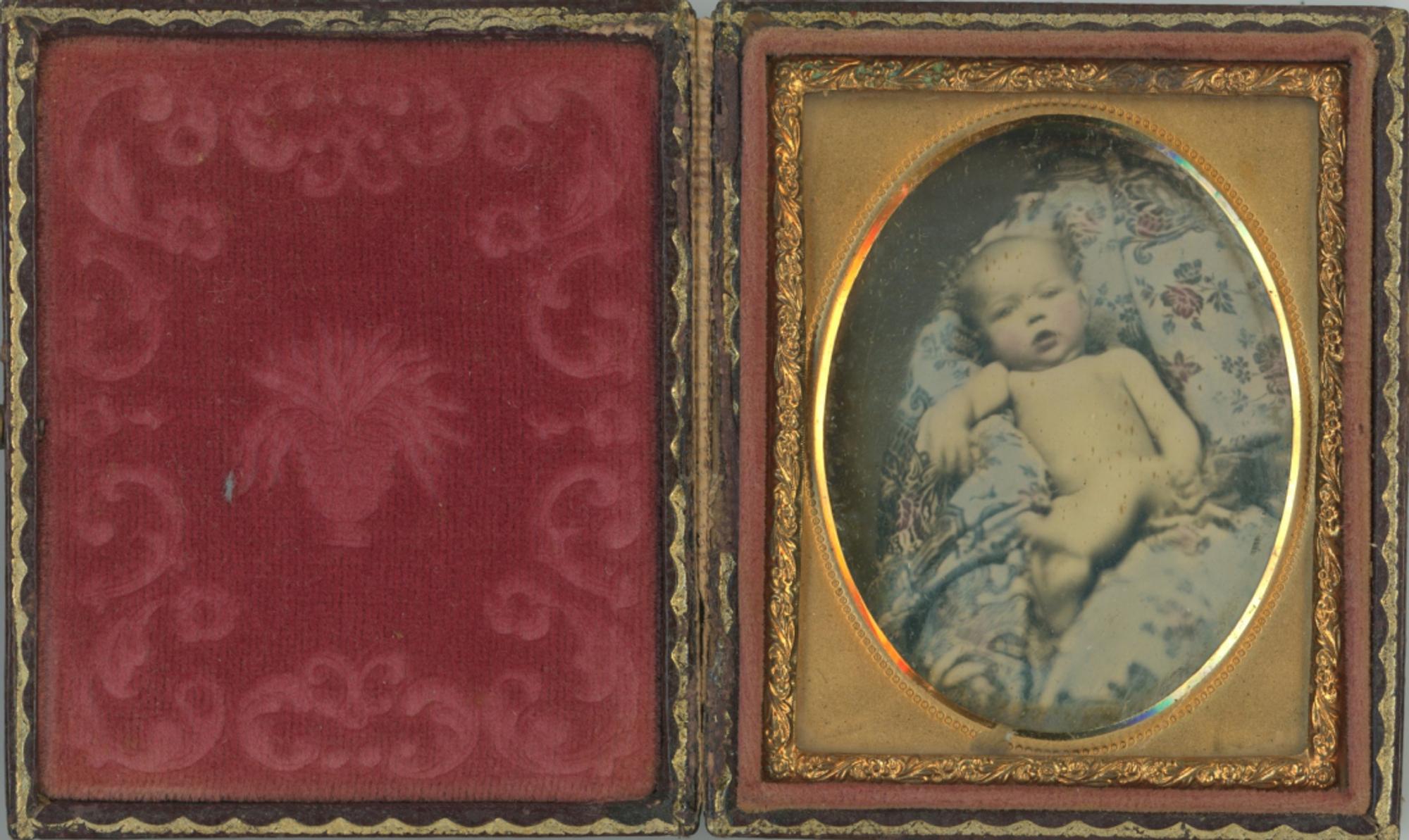 [Daguerreotype] Naked Baby and Blue Boy