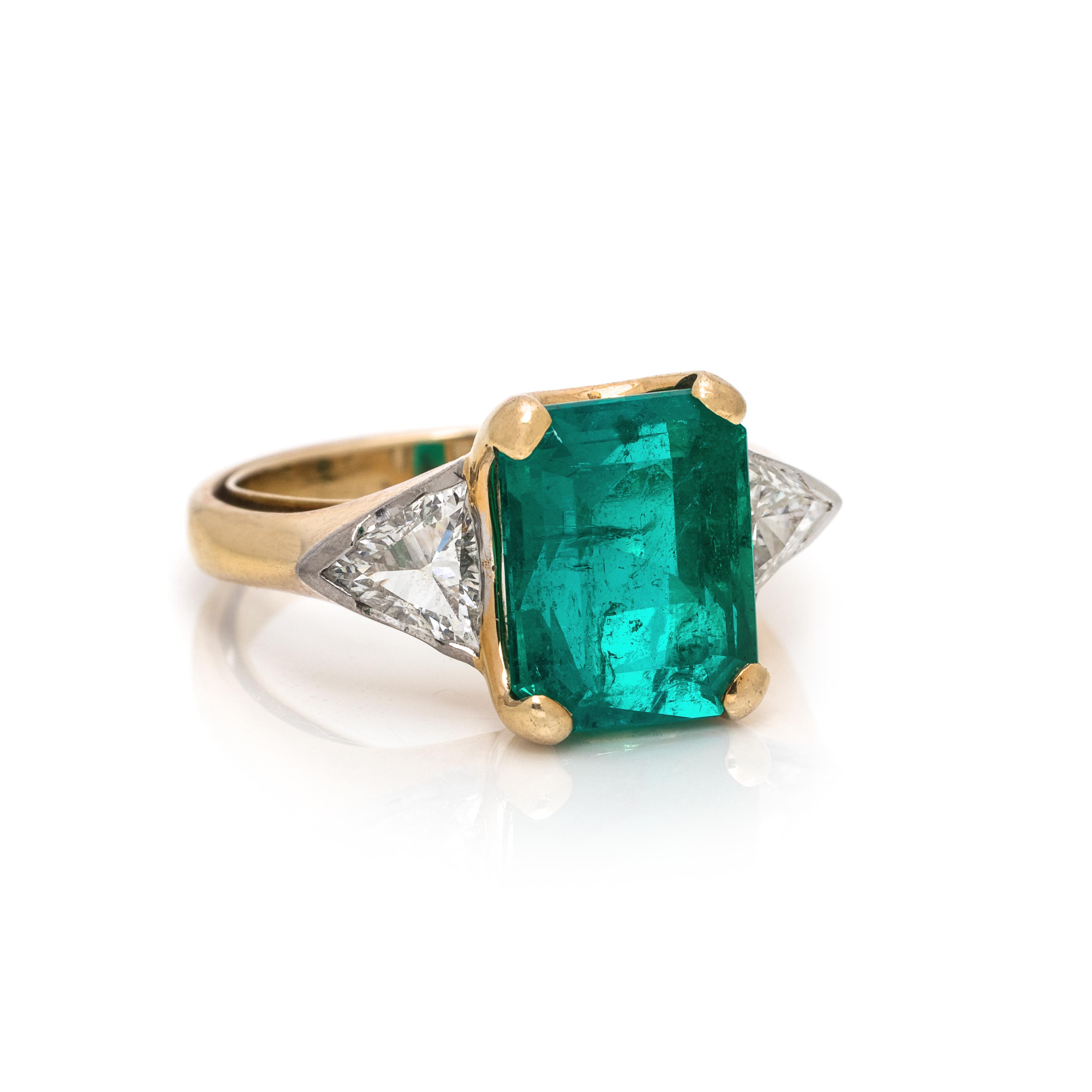 H. STERN, COLOMBIAN EMERALD AND DIAMOND RING