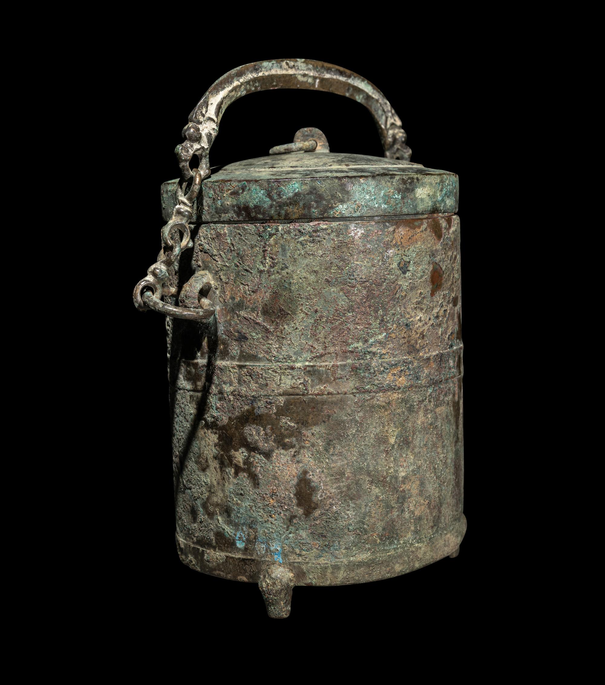 A Chinese Archaic Bronze Handled Xing and Cover, Han Dynasty 漢 青銅鋞
