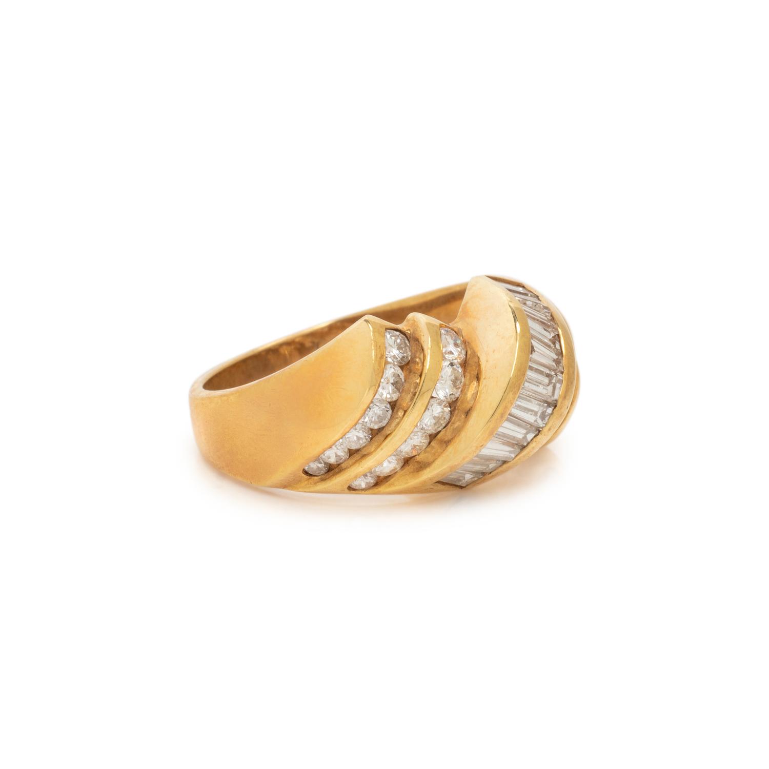 YELLOW GOLD AND DIAMOND RING