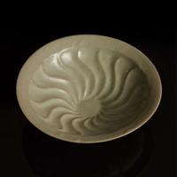 A Korean fluted celadon-glazed bowl 高麗青瓷螺旋紋盌 Goryeo dynasty, 14th century ?? ????