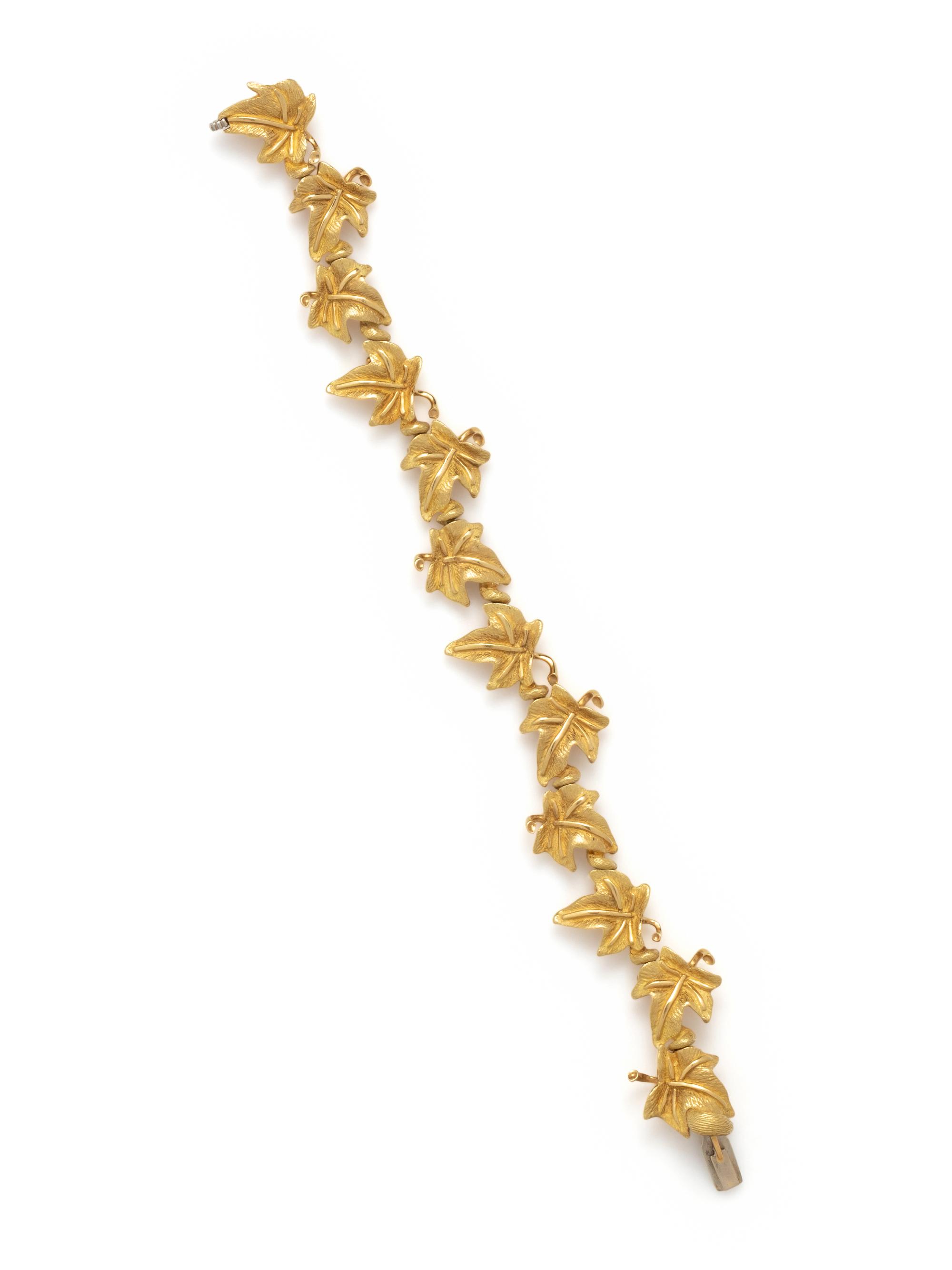 TIFFANY & CO., YELLOW GOLD IVY BRACELET
