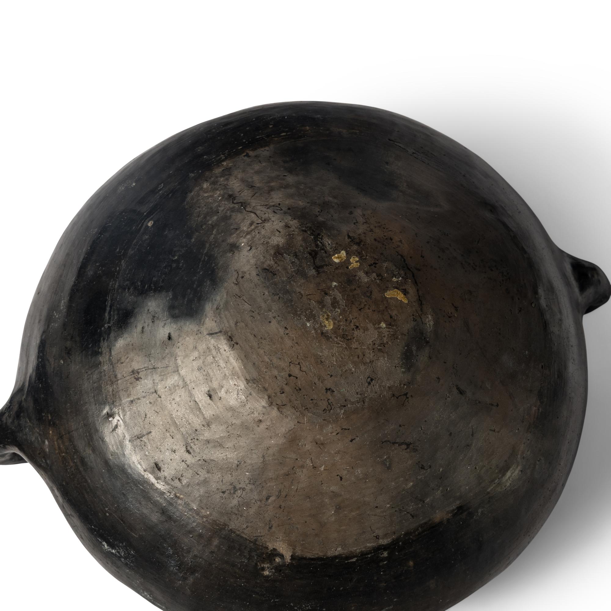 Sara Fina Tafoya, Attributed (Santa Clara, 1863-1949) — Backware Handled Pottery Bowl