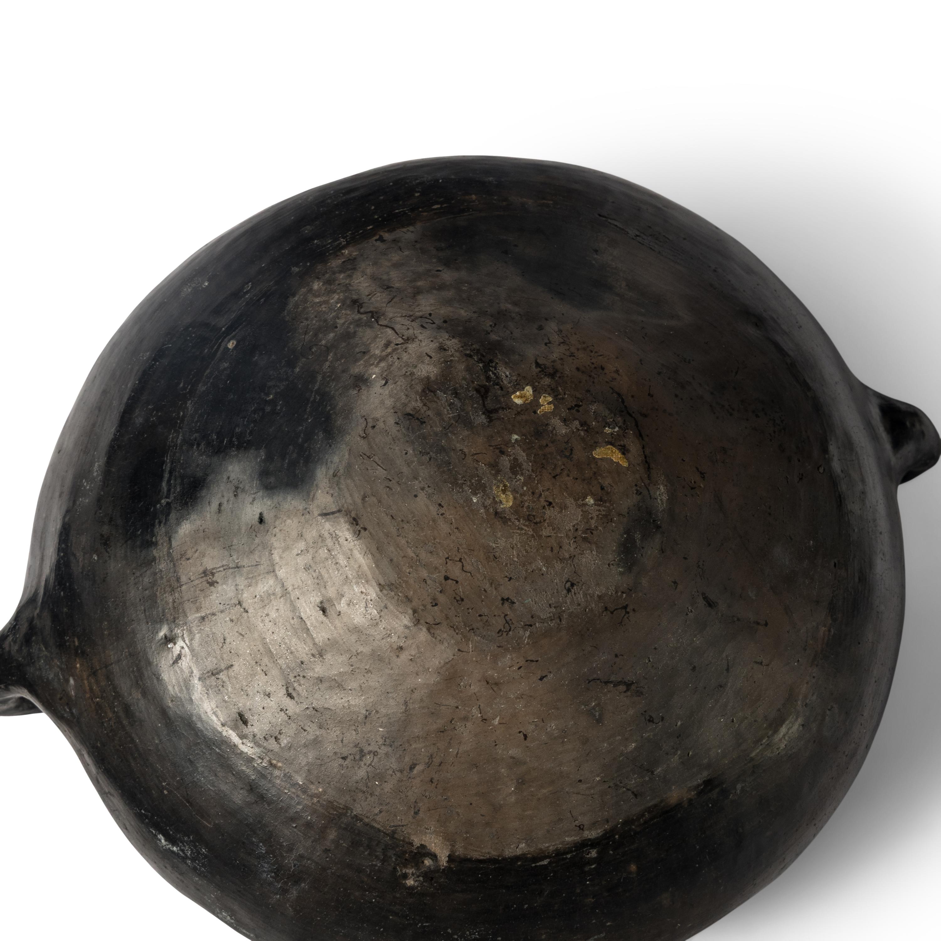 Sara Fina Tafoya, Attributed (Santa Clara, 1863-1949) — Backware Handled Pottery Bowl