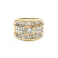 YELLOW GOLD AND DIAMOND RING