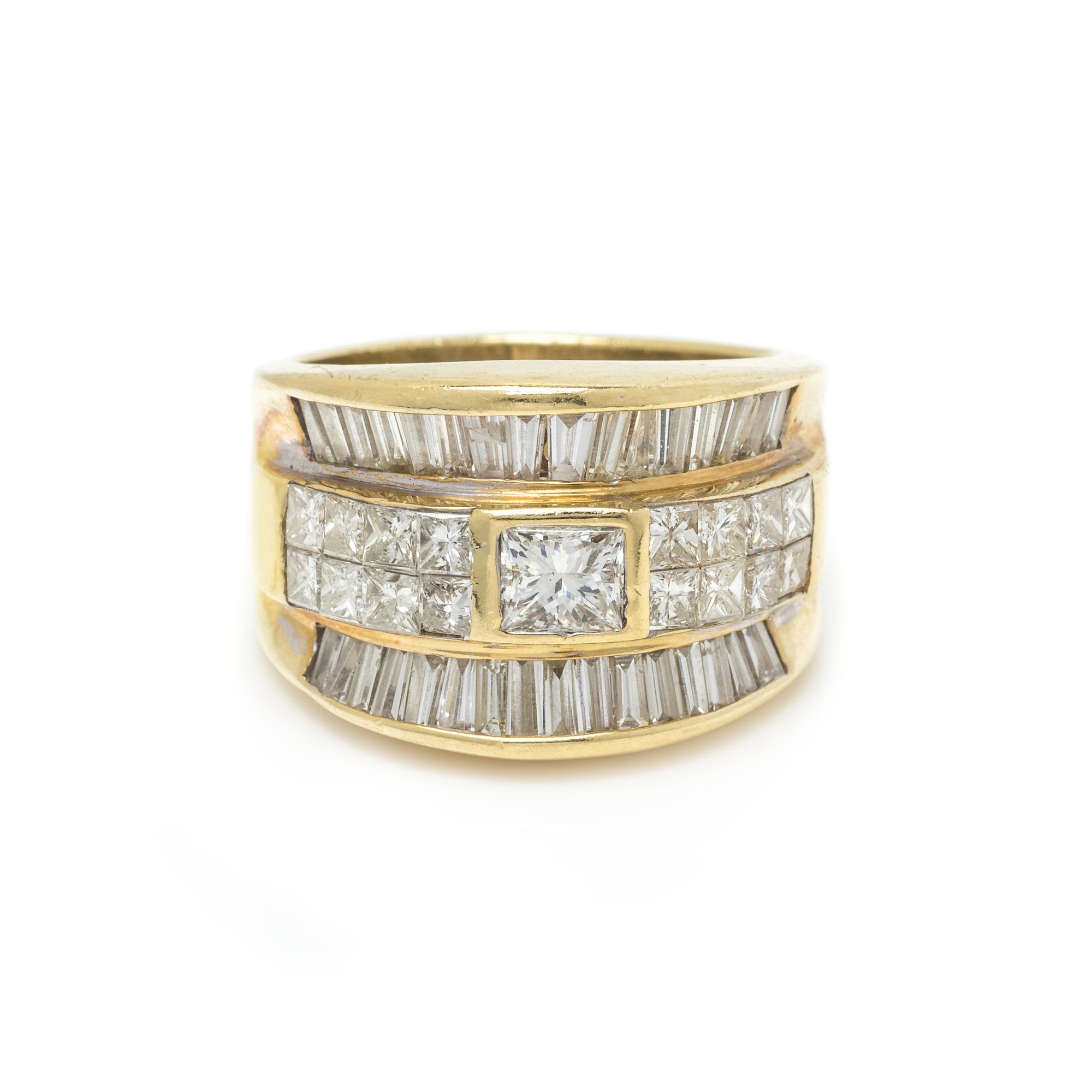 YELLOW GOLD AND DIAMOND RING