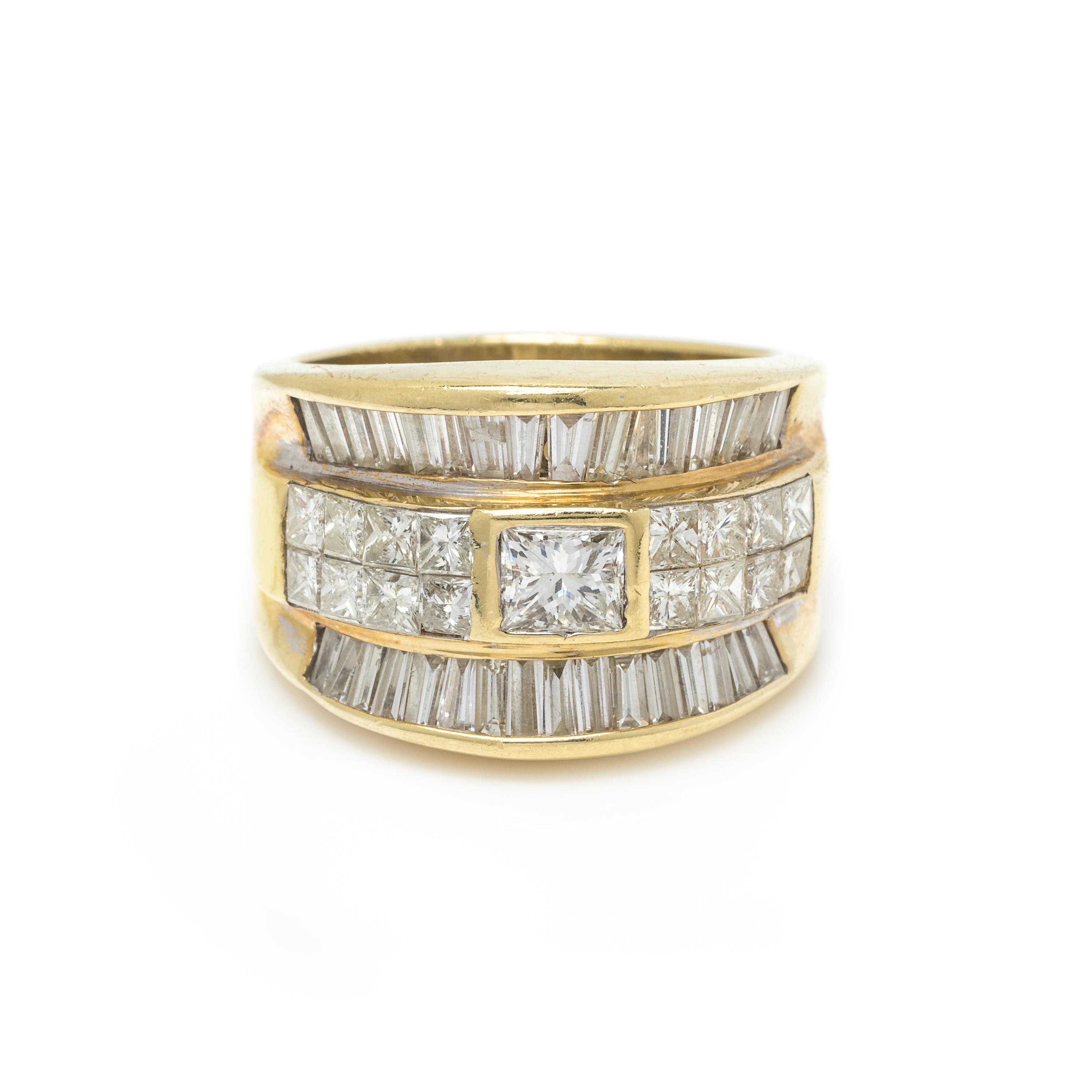 YELLOW GOLD AND DIAMOND RING