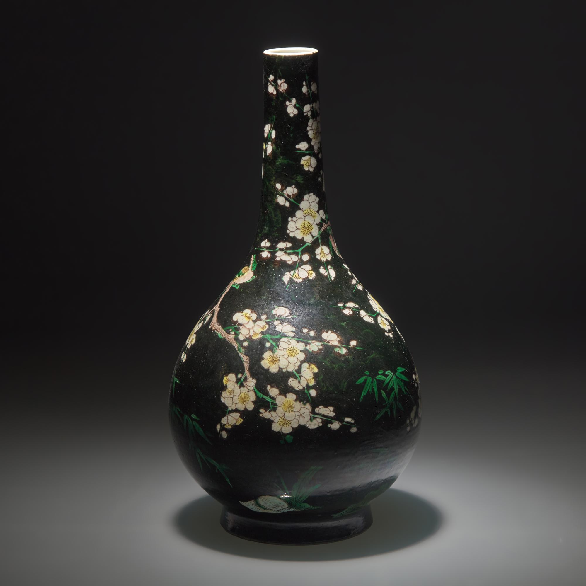 A Chinese Famille Noir Bottle Vase, Qing Dynasty — 清 墨彩喜上眉梢賞瓶