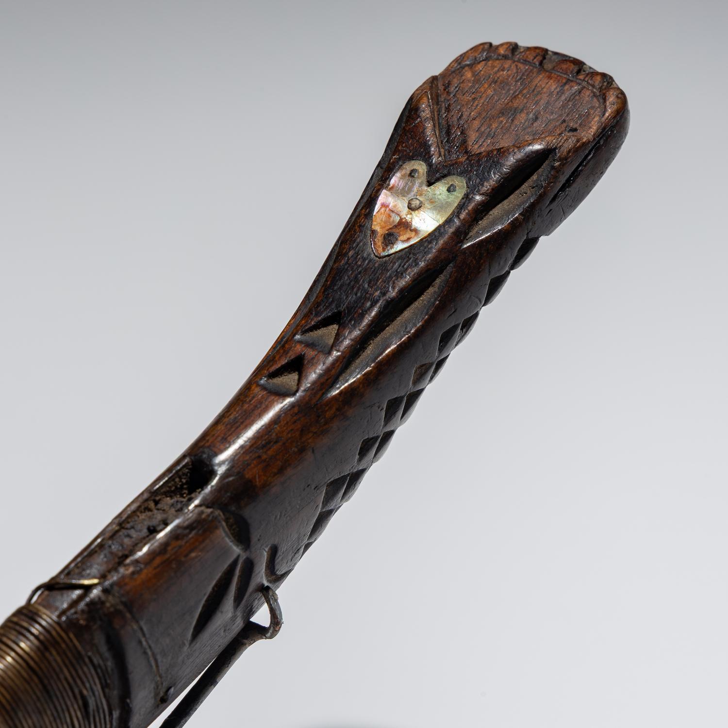 Maliseet / Mi'kmaq Crooked Knife, with Mother-of-Pearl Inlay