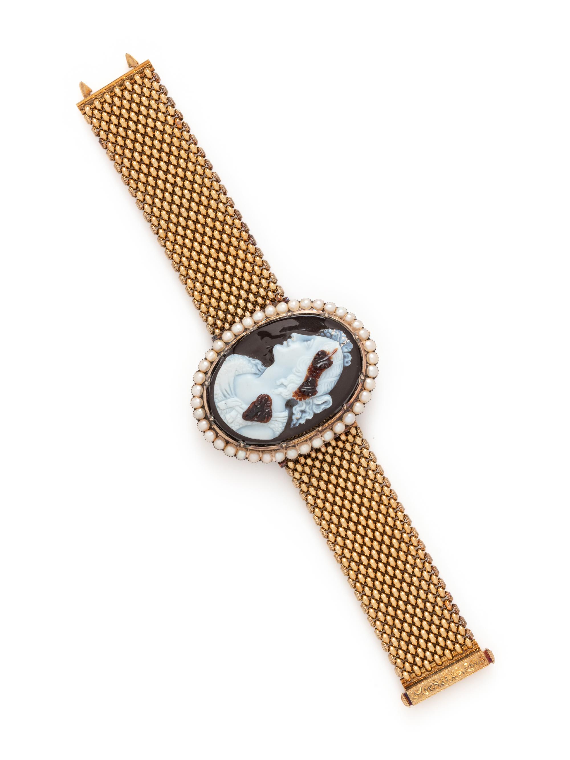 VICTORIAN, YELLOW GOLD, AGATE CAMEO AND PEARL BRACELET