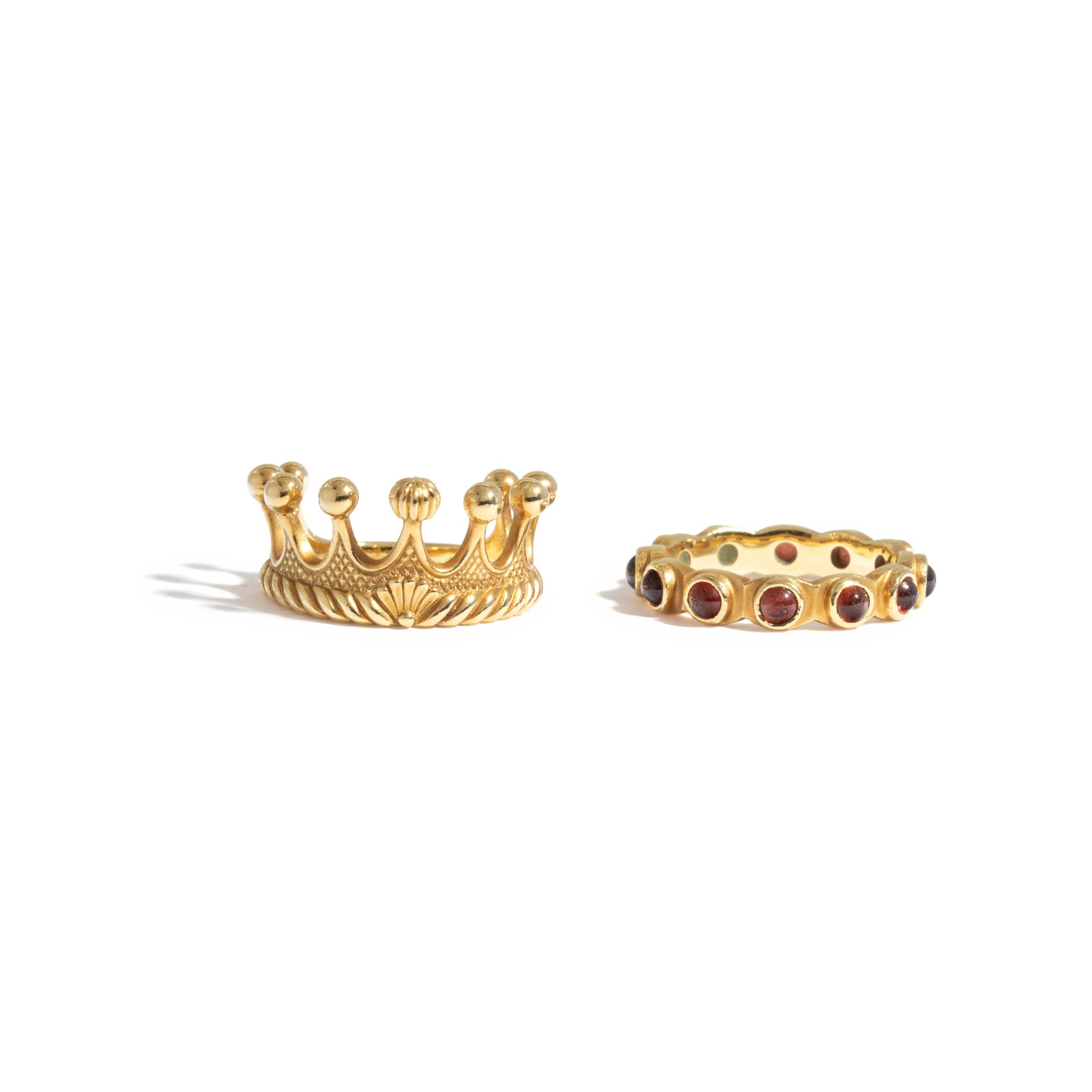 COLLECTION OF YELLOW GOLD RINGS