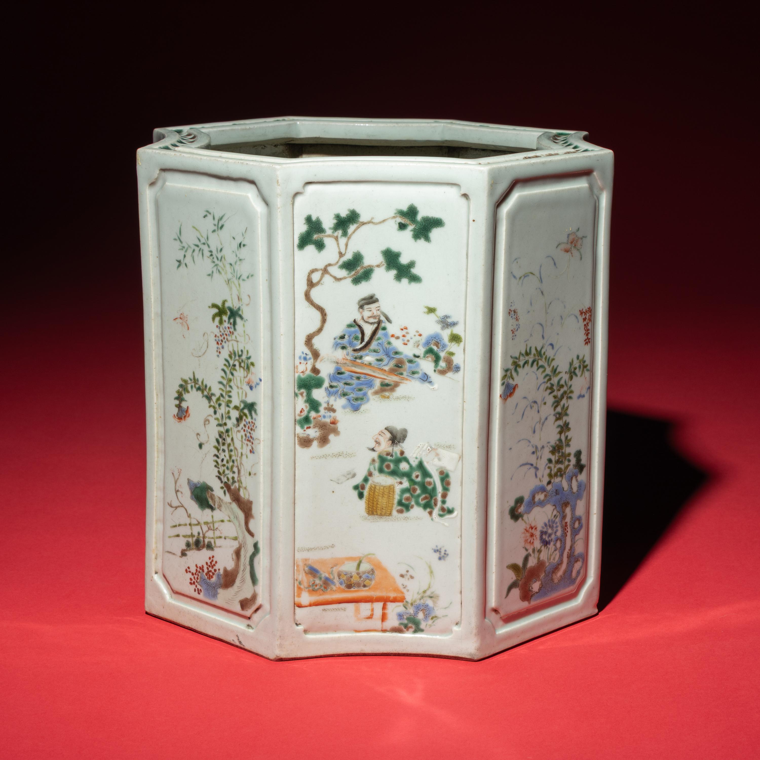 A Large Famille Rose 'Figures' Octagonal Porcelain Brushpot, 19th Century — 清晚期 粉彩八仙圖八方大筆筒