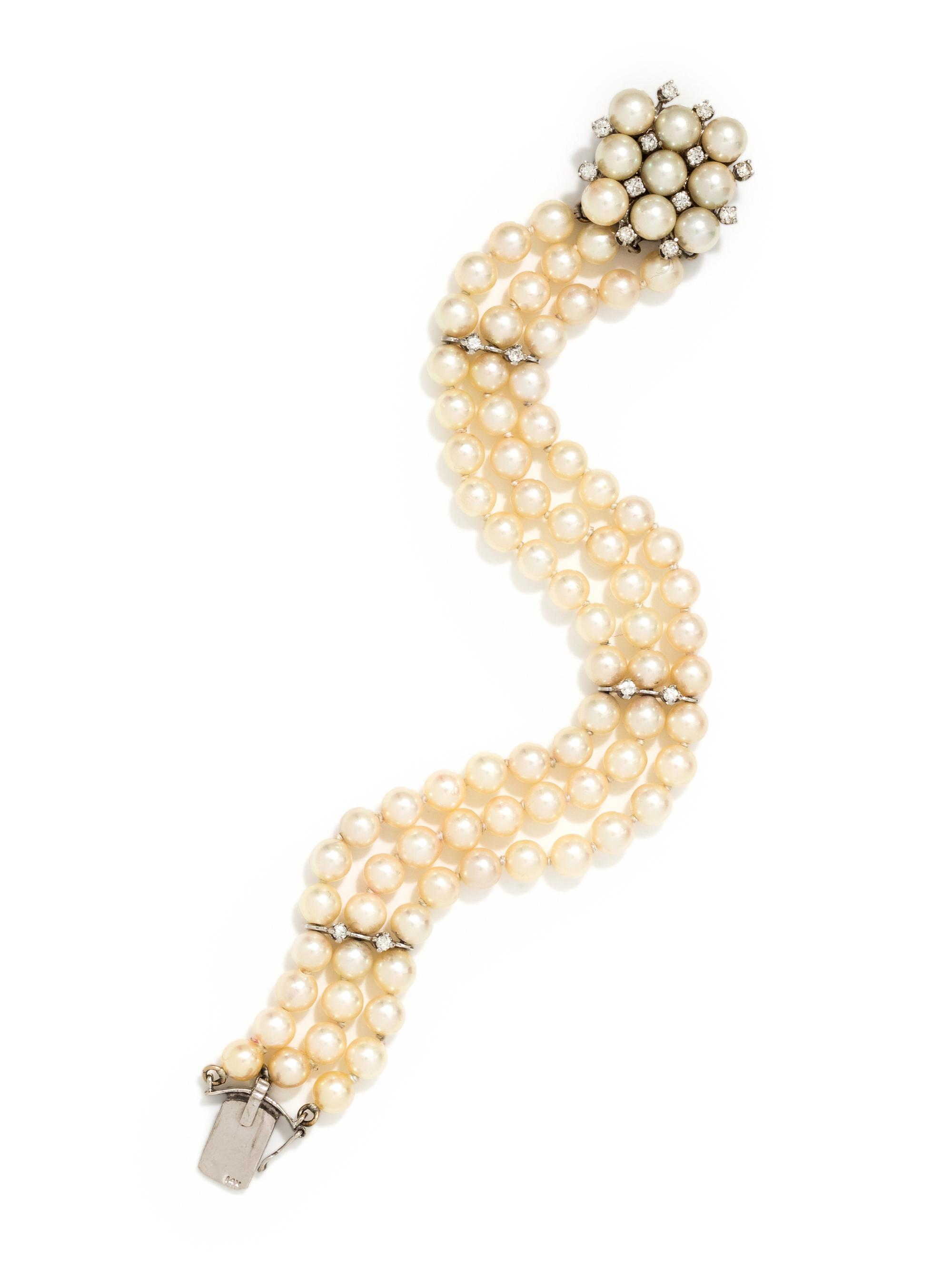 CULTURED PEARL AND DIAMOND BRACELET