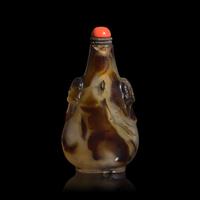 A Chinese Carved Agate Snuff Bottle