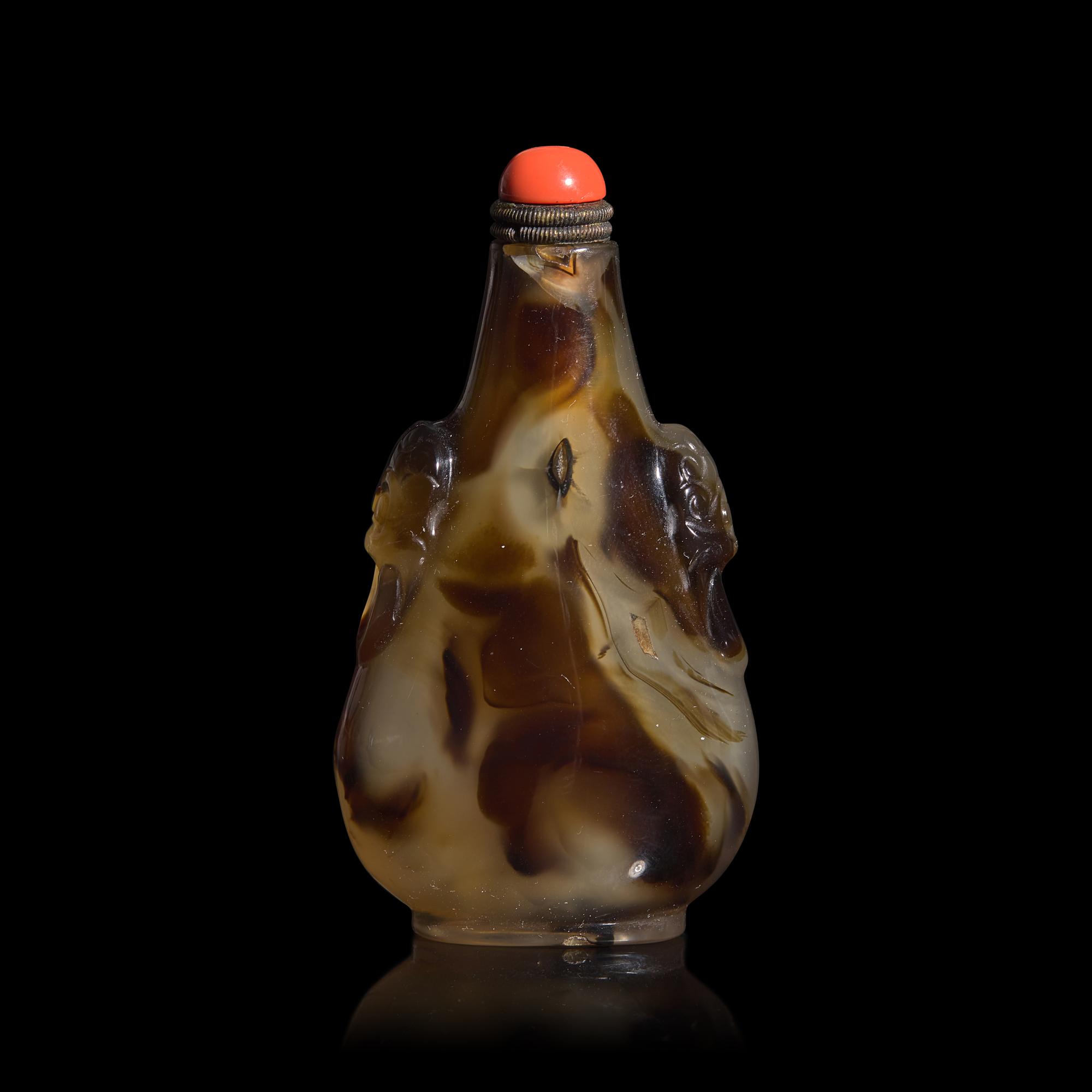 A Chinese Carved Agate Snuff Bottle
