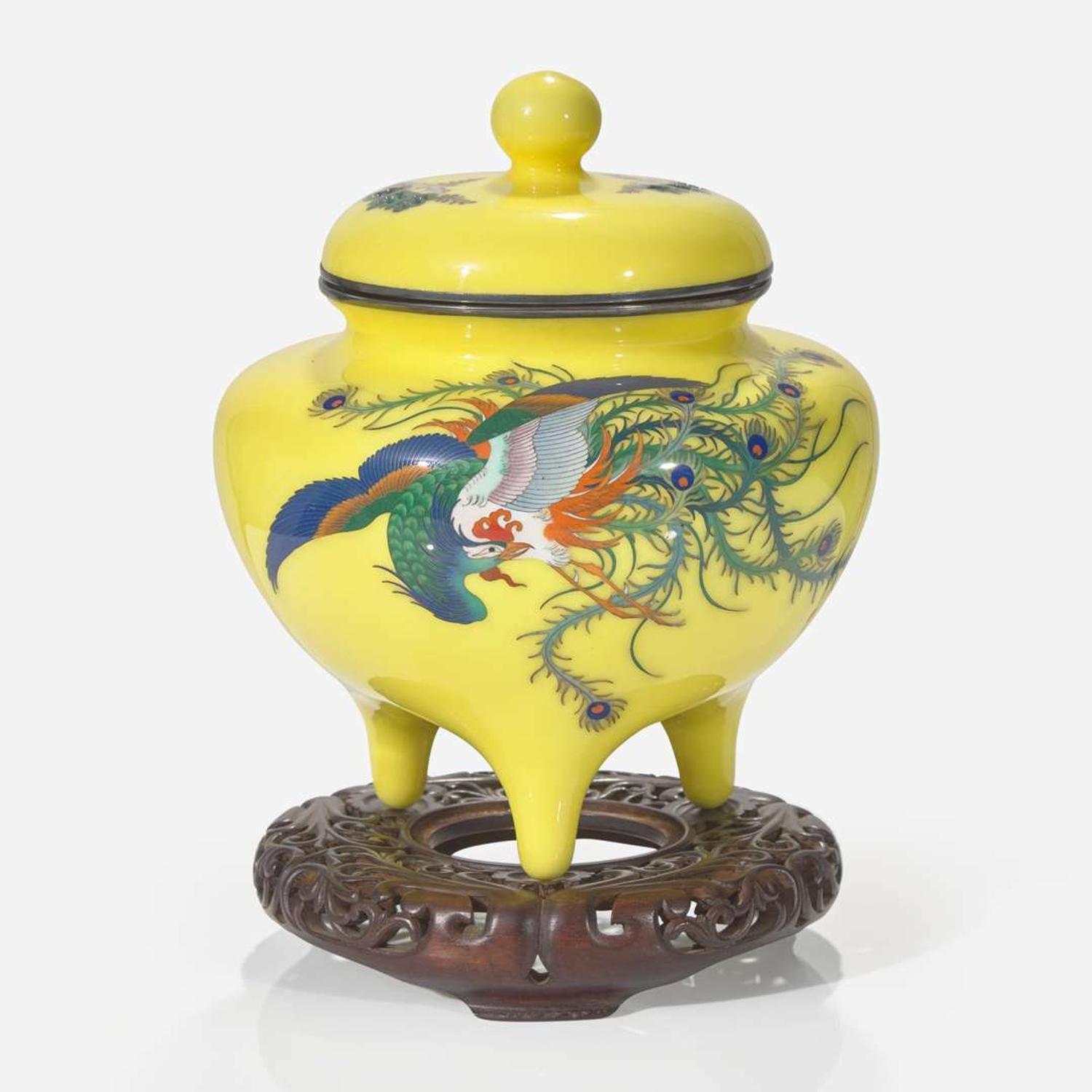 A Japanese cloisonné koro and cover with carved wood stand 日本帶蓋香爐及木底座