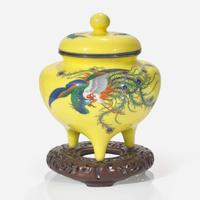 A Japanese cloisonné koro and cover with carved wood stand 日本帶蓋香爐及木底座
