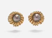 A Pair of 18K Yellow Gold and Tahitian Pearl Ear Clips