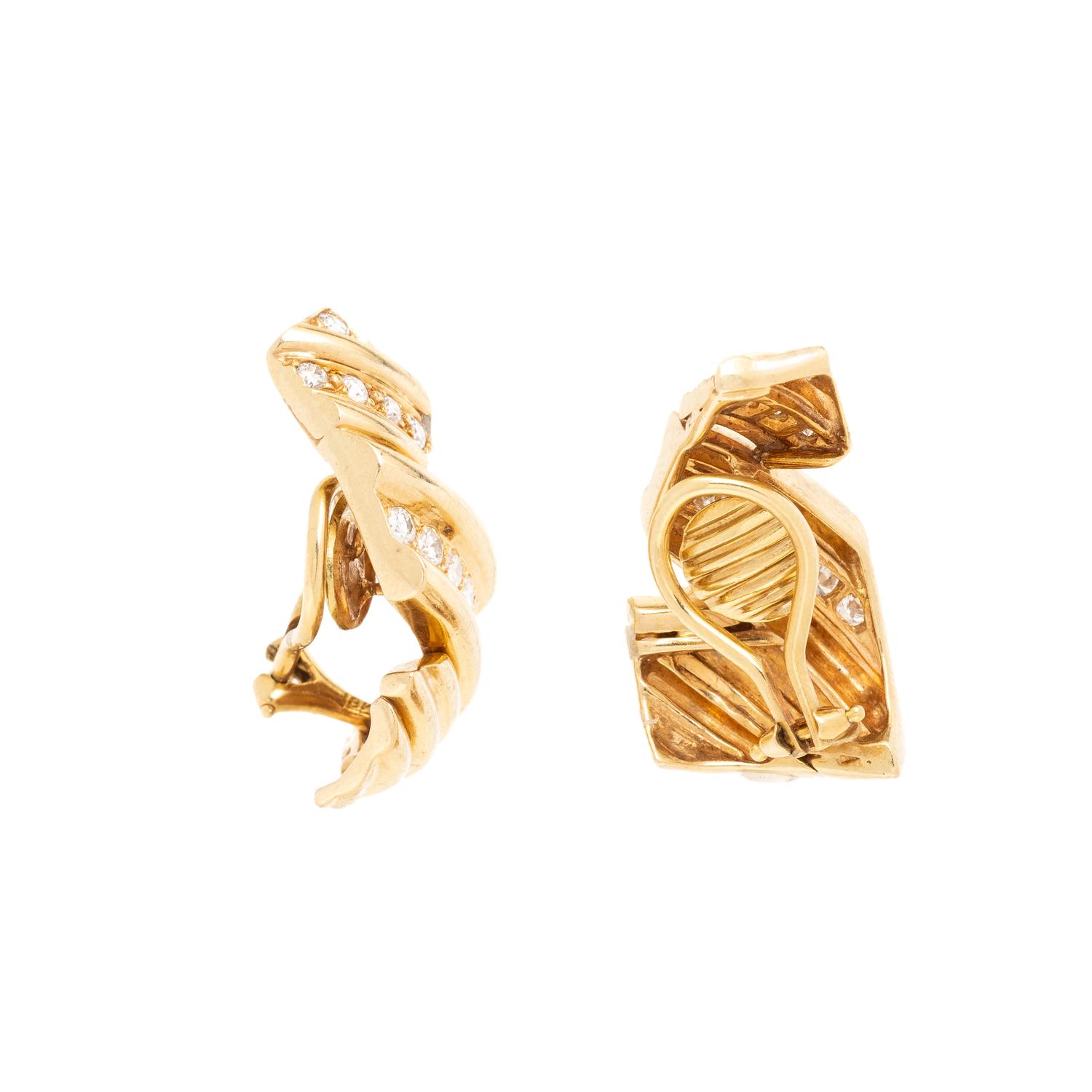 YELLOW GOLD AND DIAMOND EARRINGS