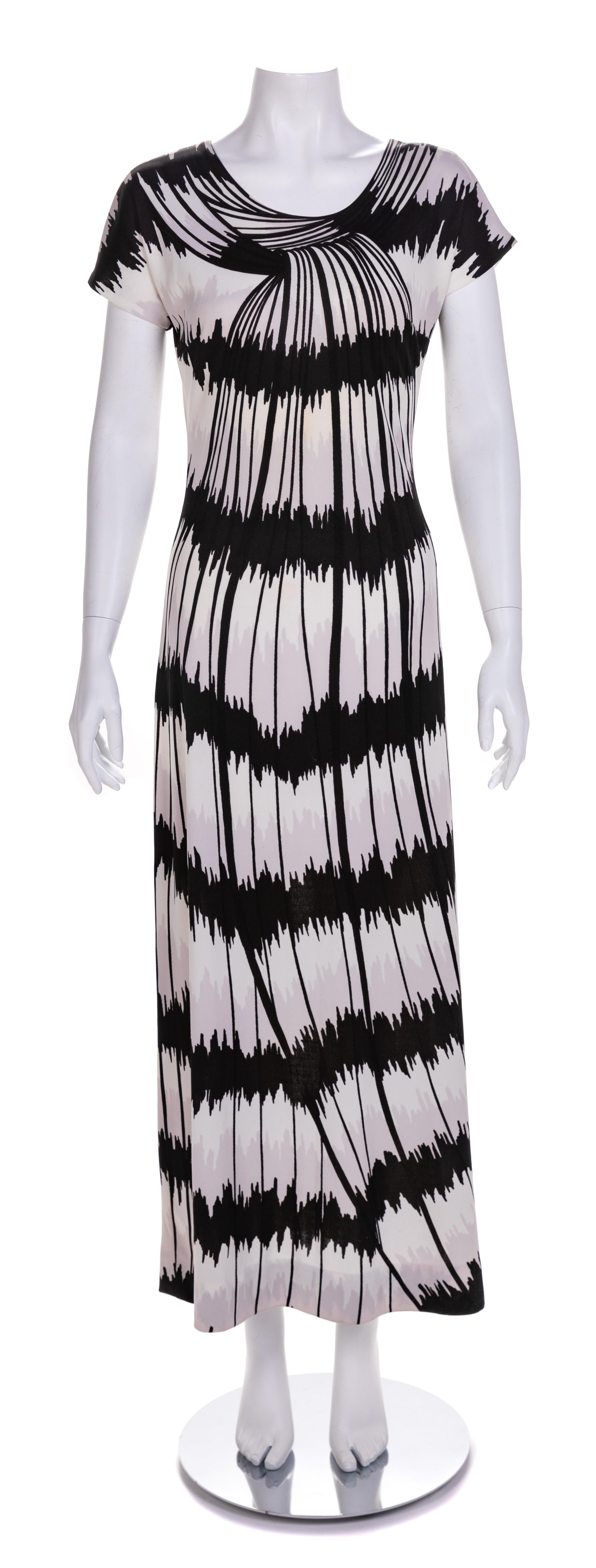 Roberta di Camerino White and Black Knit Dress, 1970s Size label: 40