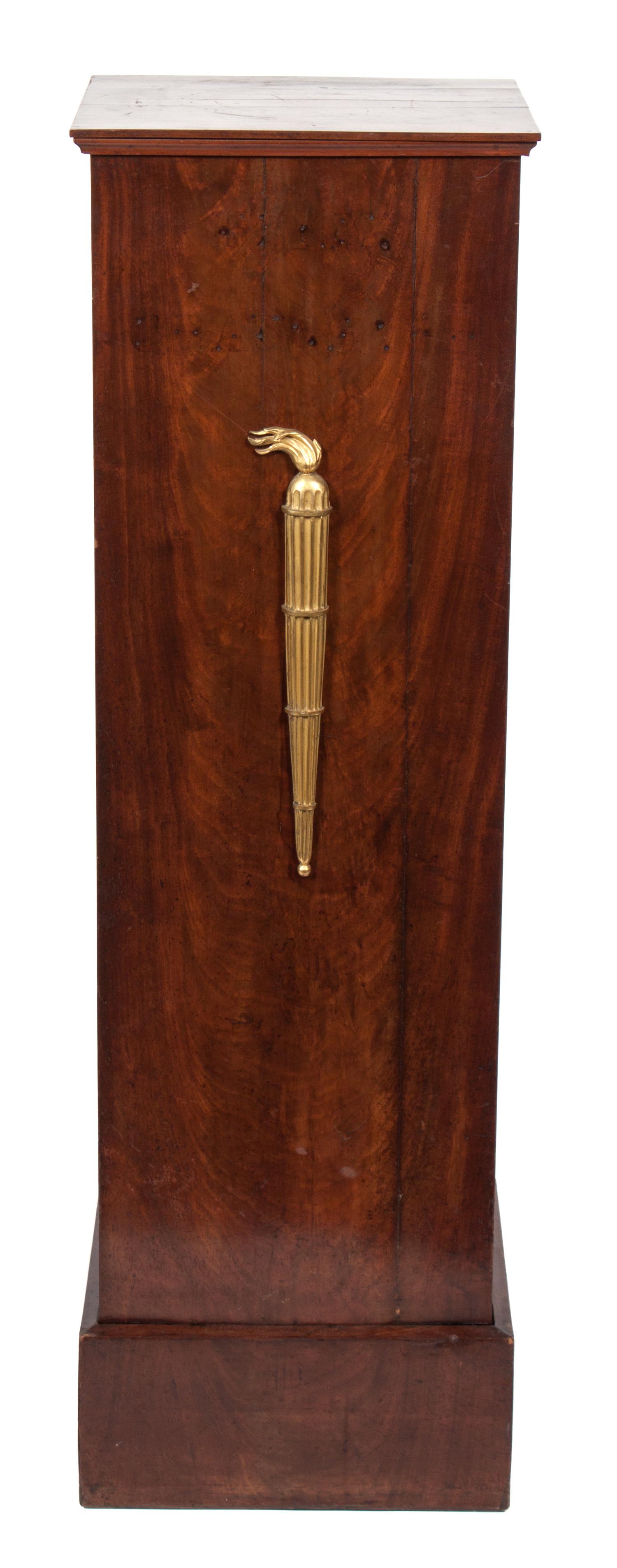 A Second Empire Mahogany Pedestal Height 44 1/2 inches x width 13 7/8 inches. — MID 19TH CENTURY
