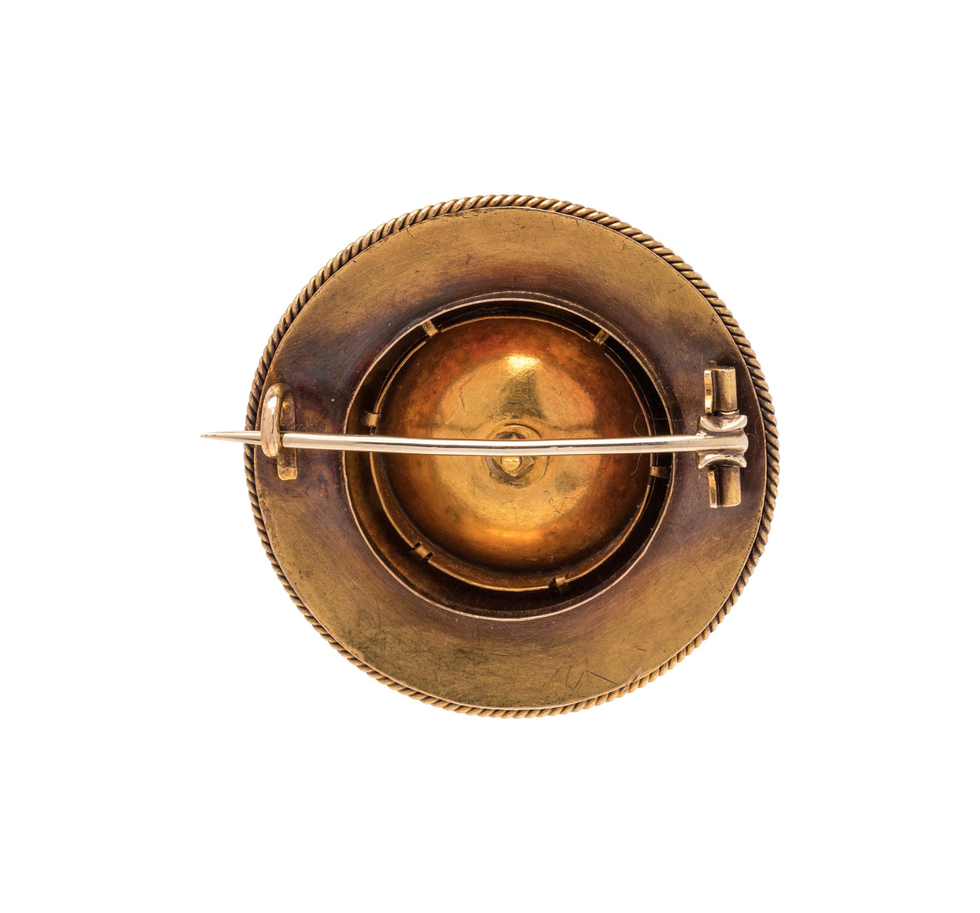 ASSYRIAN REVIVAL, YELLOW GOLD AND ENAMEL BROOCH