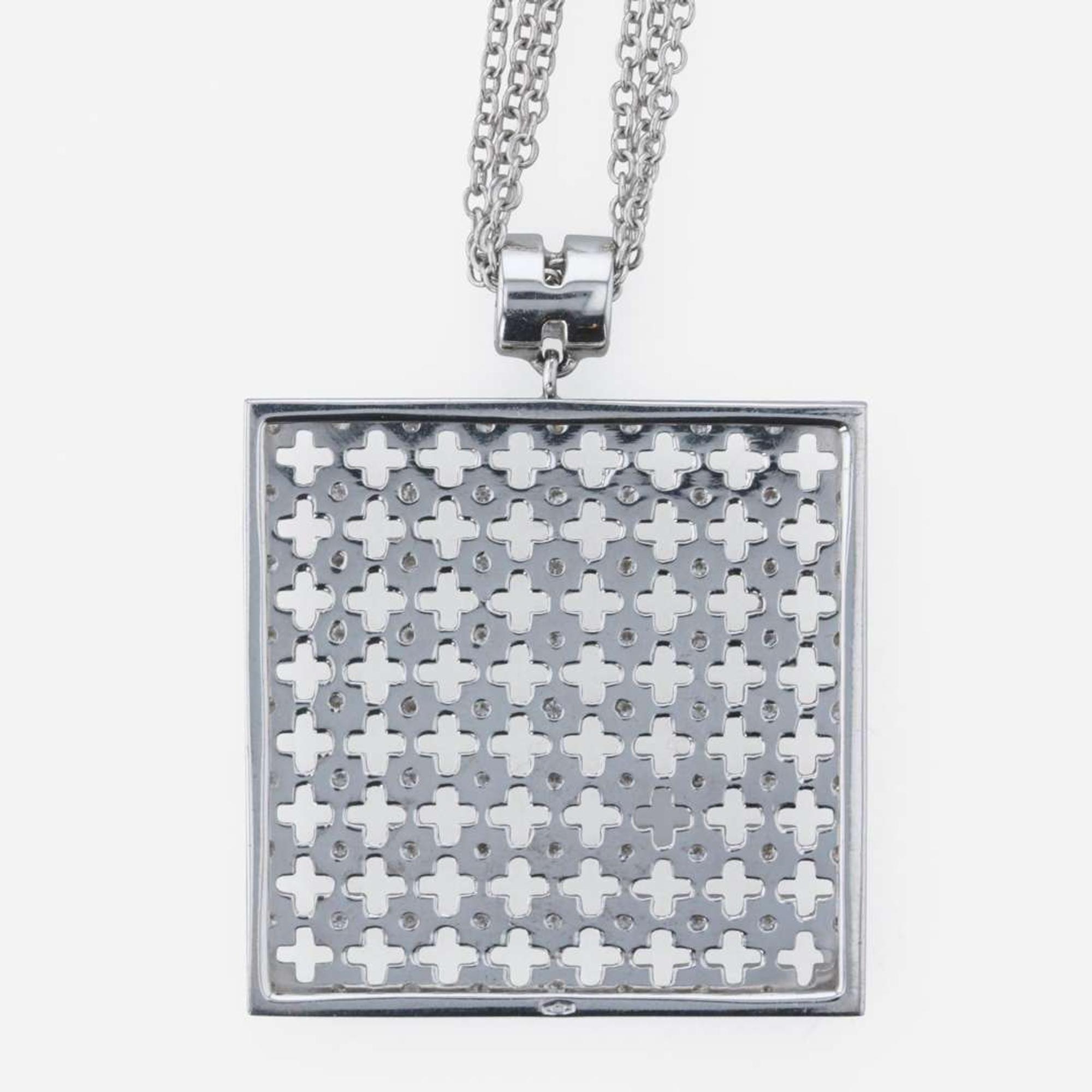 A contemporary 18K white gold and diamond necklace