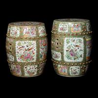 A Near Pair of Chinese Rose Medallion Garden Stools, Second Half 19th Century 清晚期 廣彩鼓凳兩隻