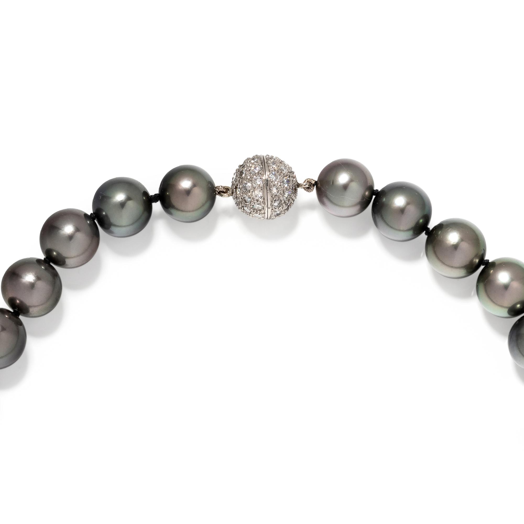 CULTURED TAHITIAN PEARL NECKLACE