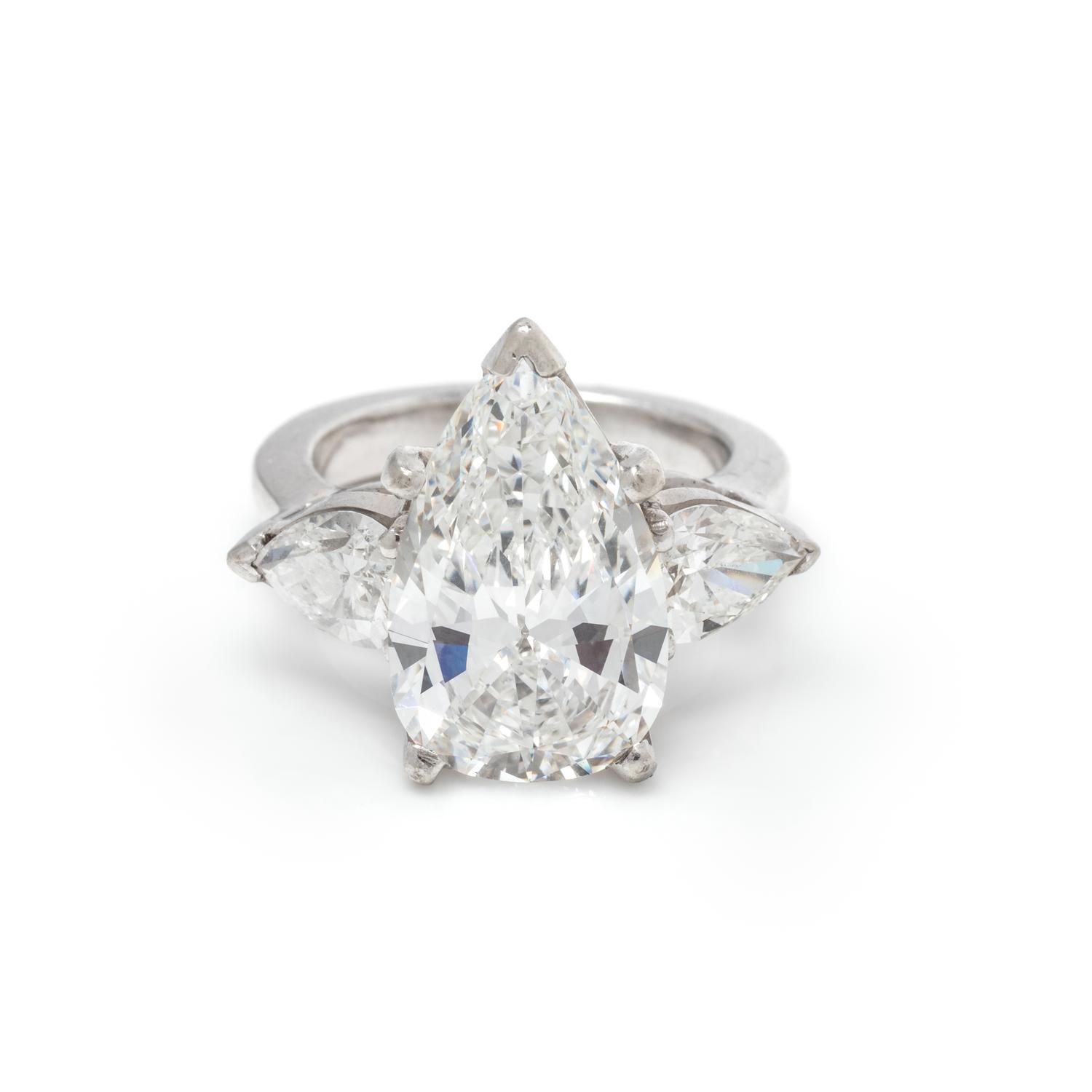 AN IMPRESSIVE DIAMOND RING