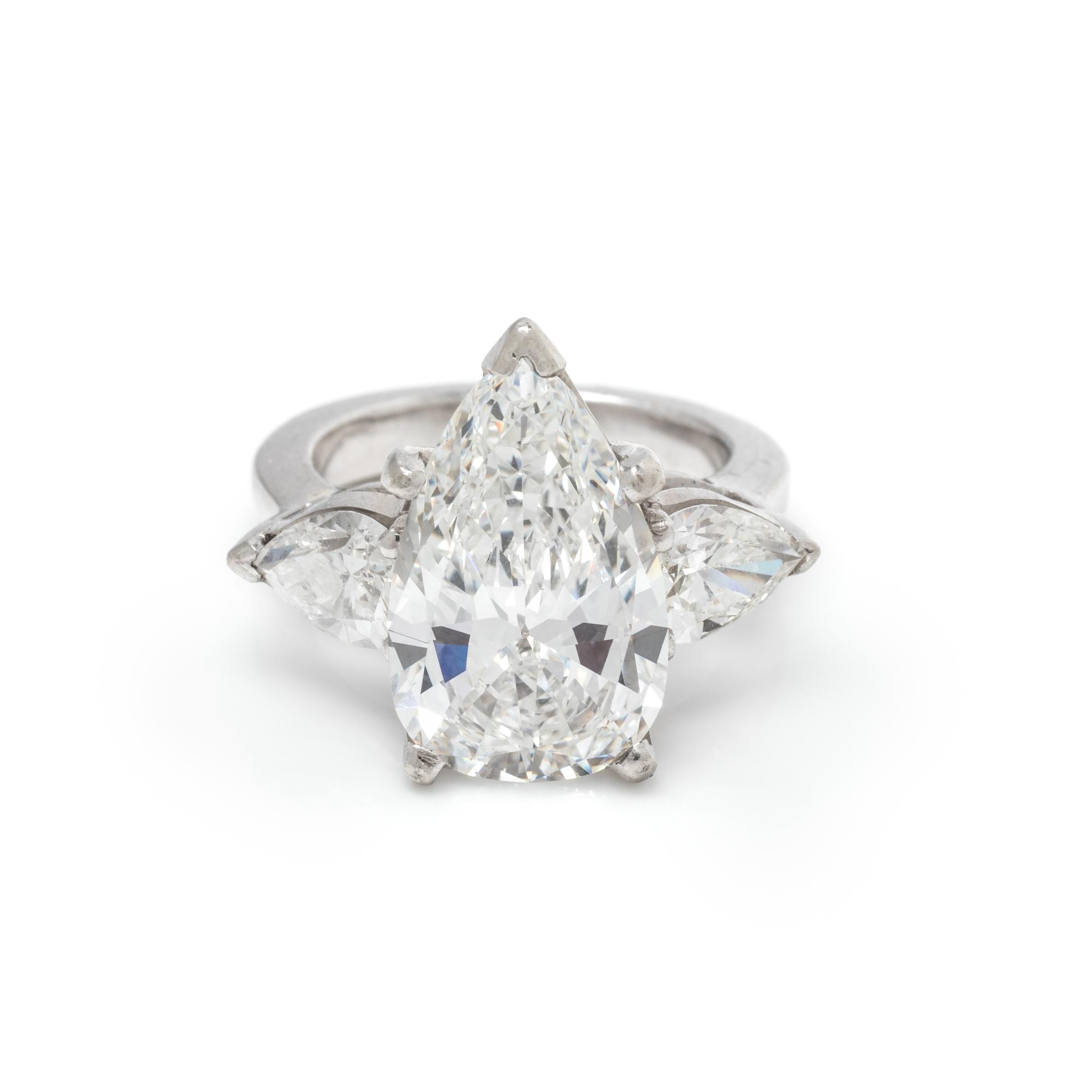 AN IMPRESSIVE DIAMOND RING