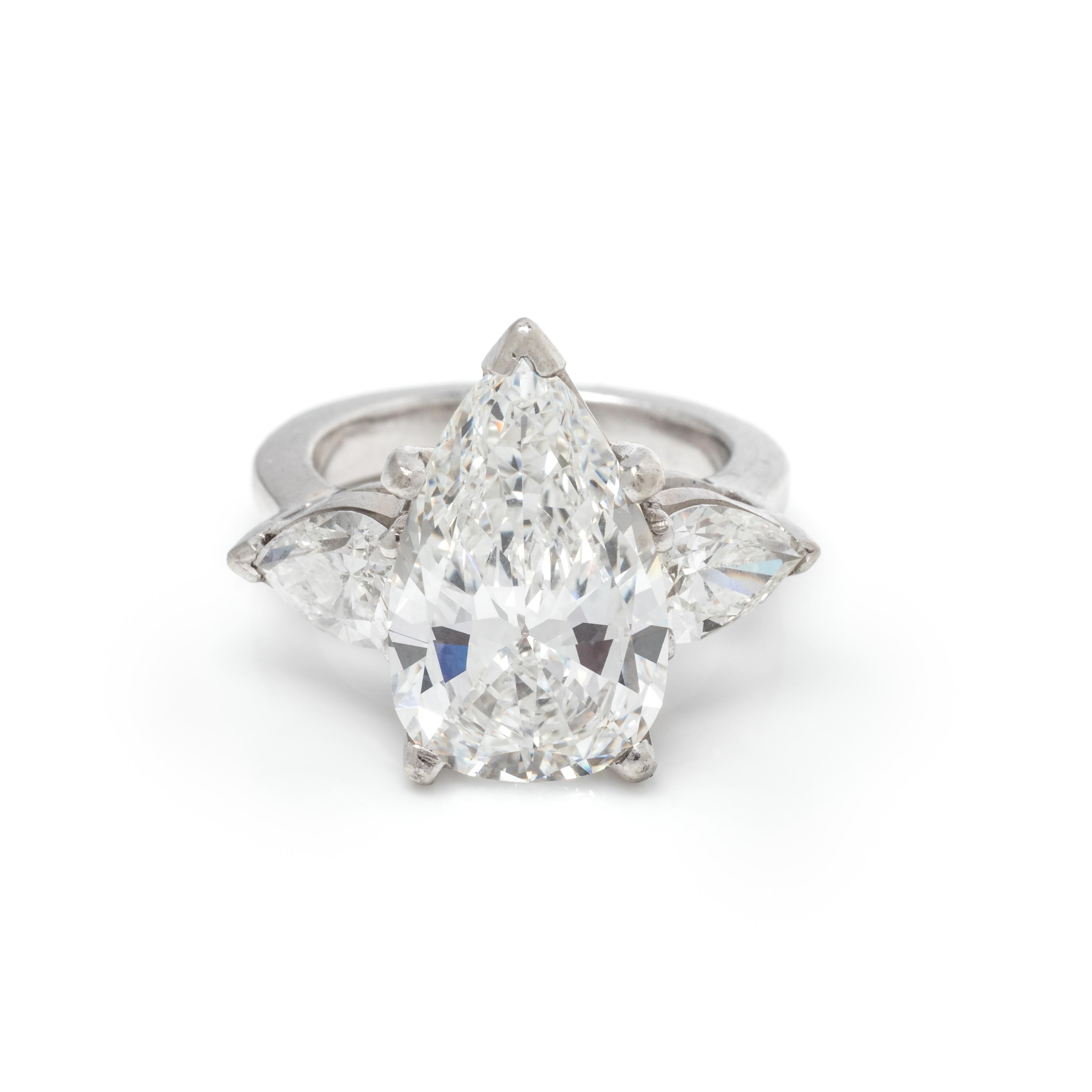 AN IMPRESSIVE DIAMOND RING