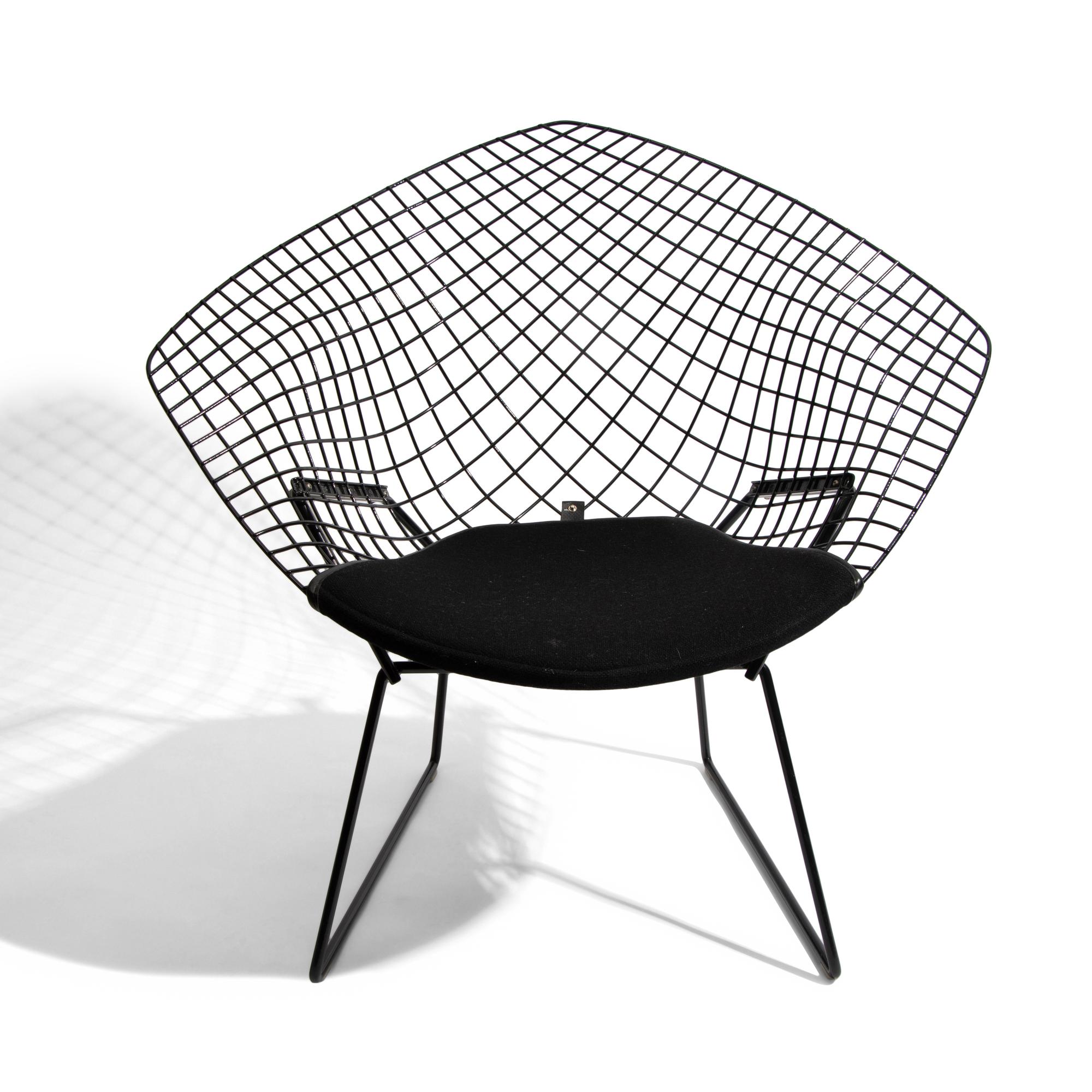 A Bertoia Diamond Chair