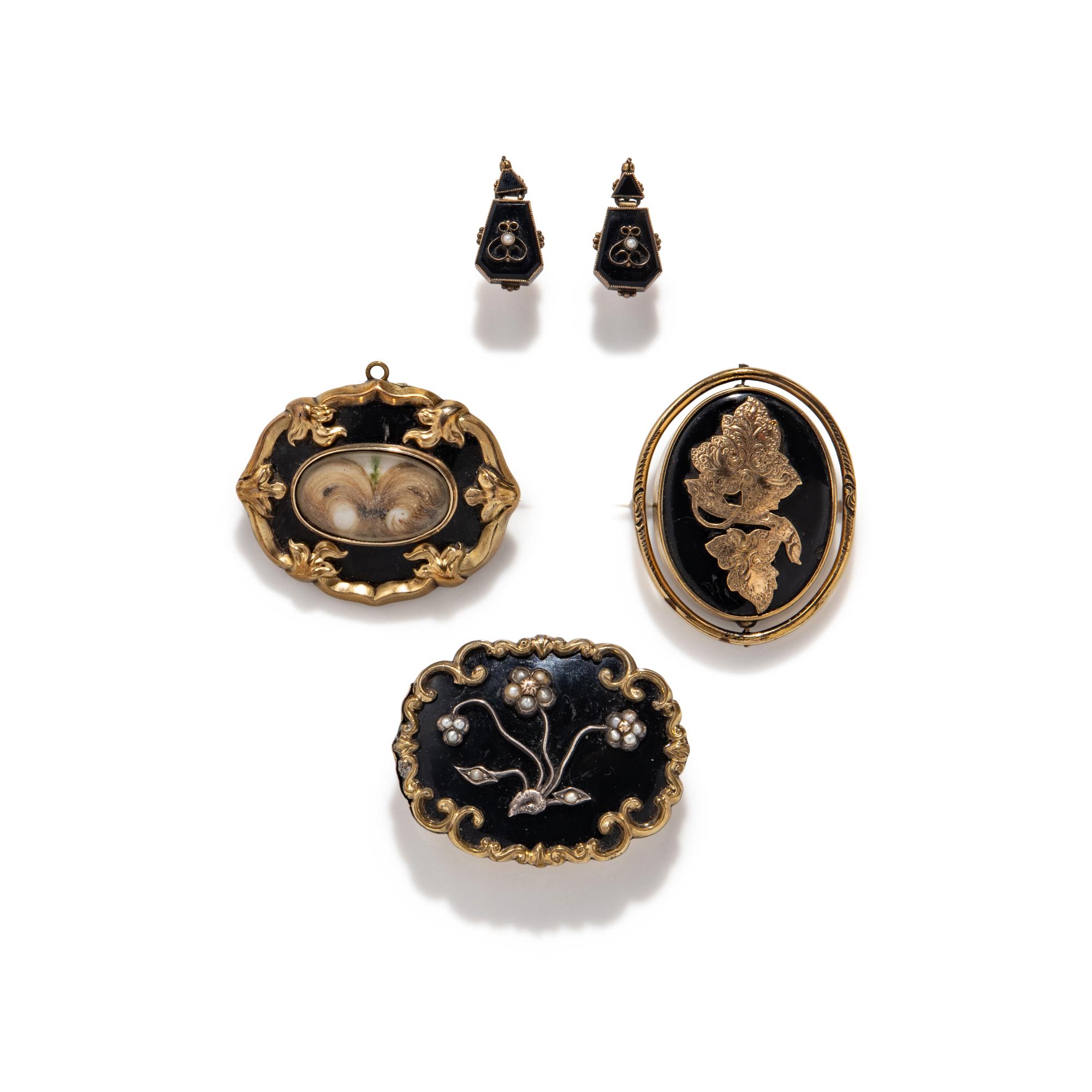 VICTORIAN, COLLECTION OF BROOCHES AND EARRINGS