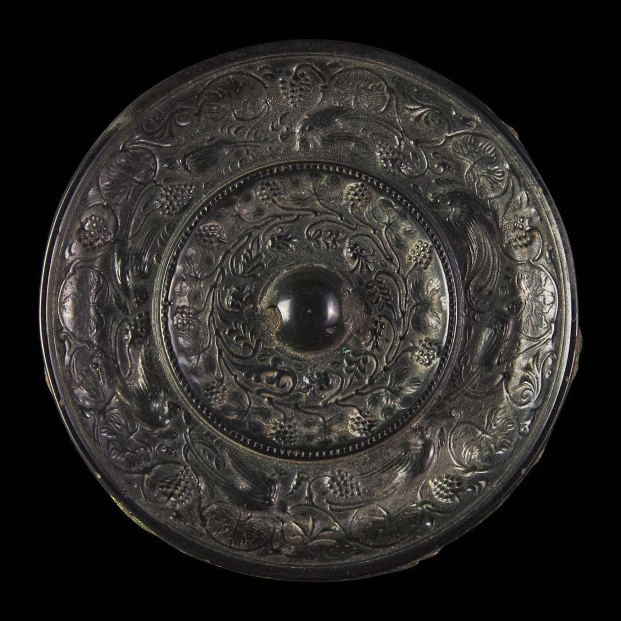 A Chinese bronze "Birds and Grapes" circular mirror 飞鸟葡萄纹铜镜一面 Tang dynasty ?