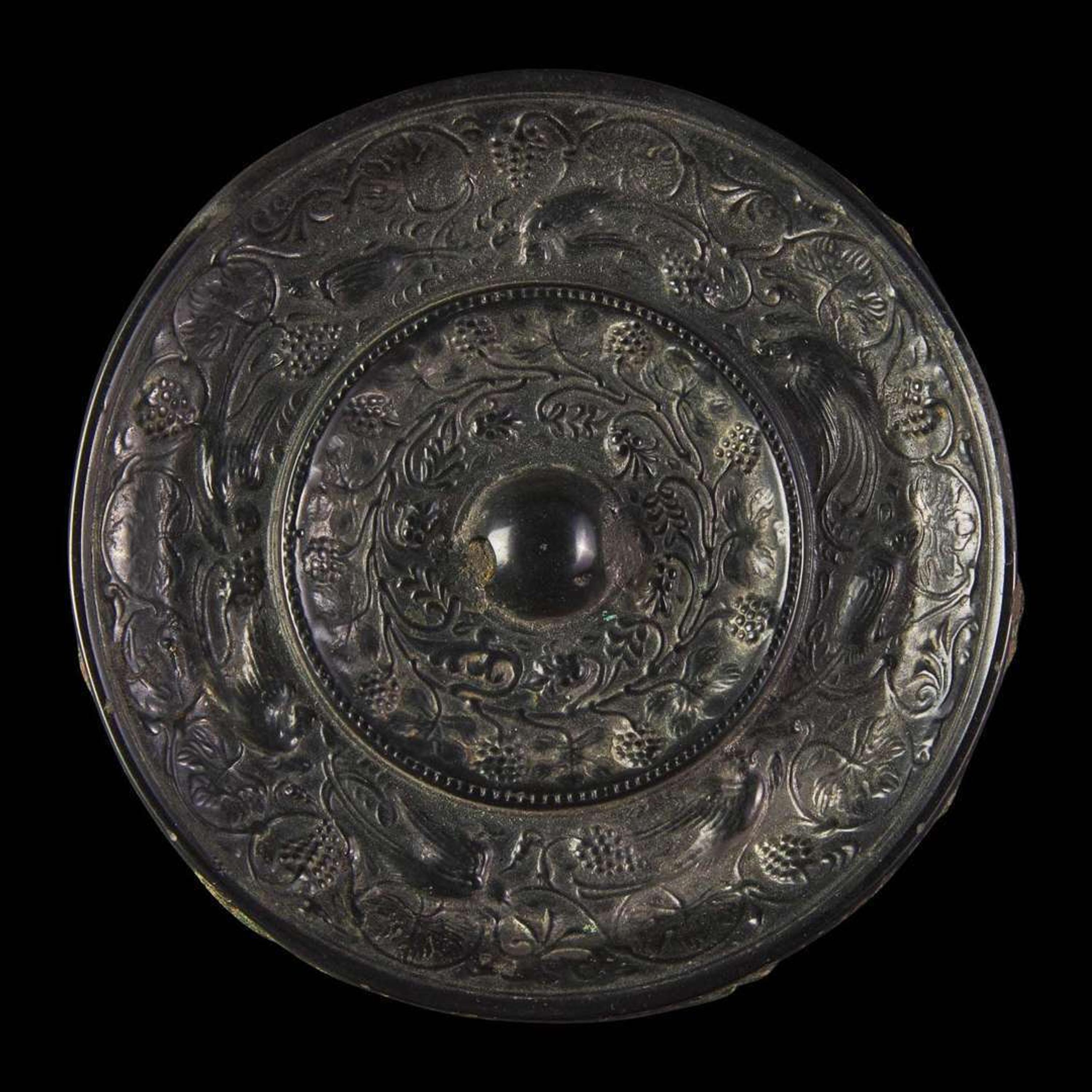 A Chinese bronze "Birds and Grapes" circular mirror 飞鸟葡萄纹铜镜一面 Tang dynasty ?