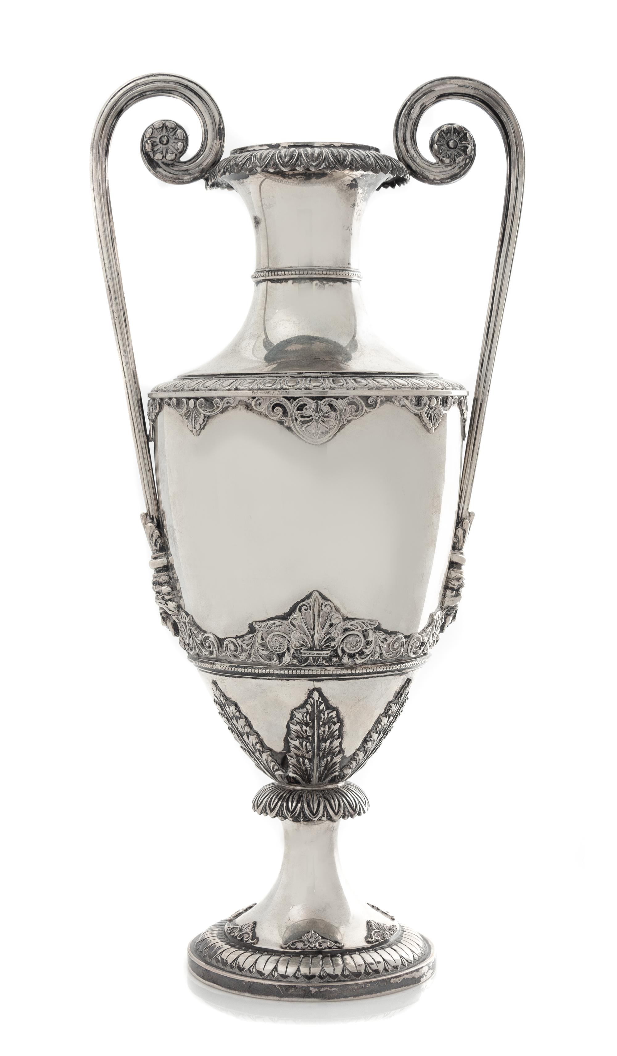 An Italian Neoclassical Style Silver Vase, Buccellati & Fassi Arno, Milan, Mid-20th Century,