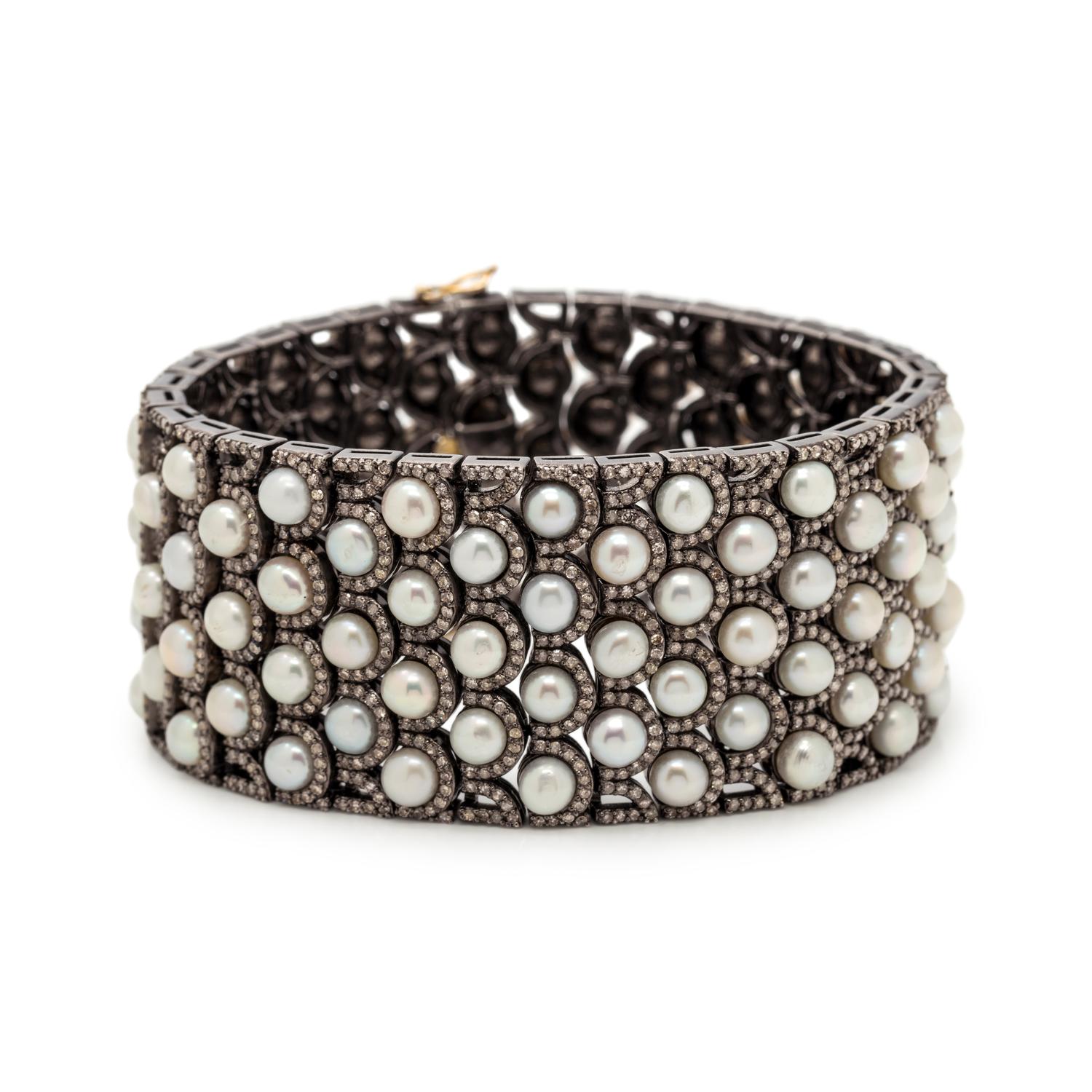 CULTURED PEARL AND DIAMOND BRACELET