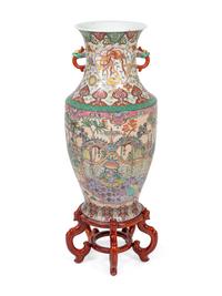 A Chinese Famille Rose Porcelain Large Vase