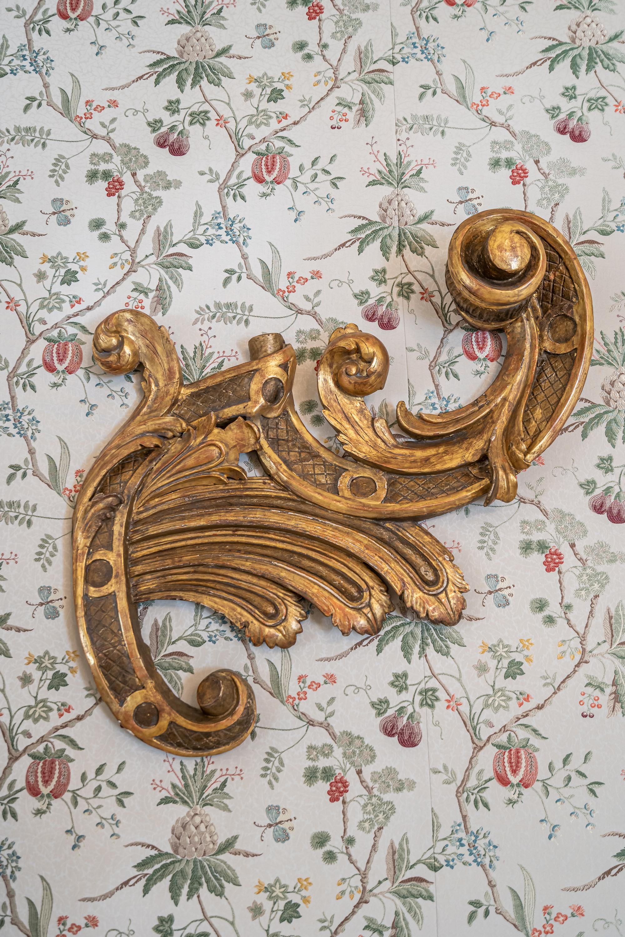 A Pair of Italian Giltwood Foliate Scroll Wall Appliques — 19th/20th Century