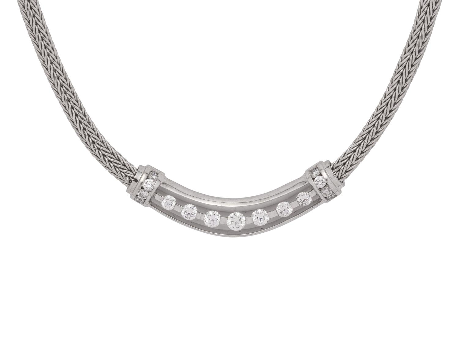 WHITE GOLD AND DIAMOND NECKLACE