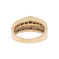YELLOW GOLD AND DIAMOND RING