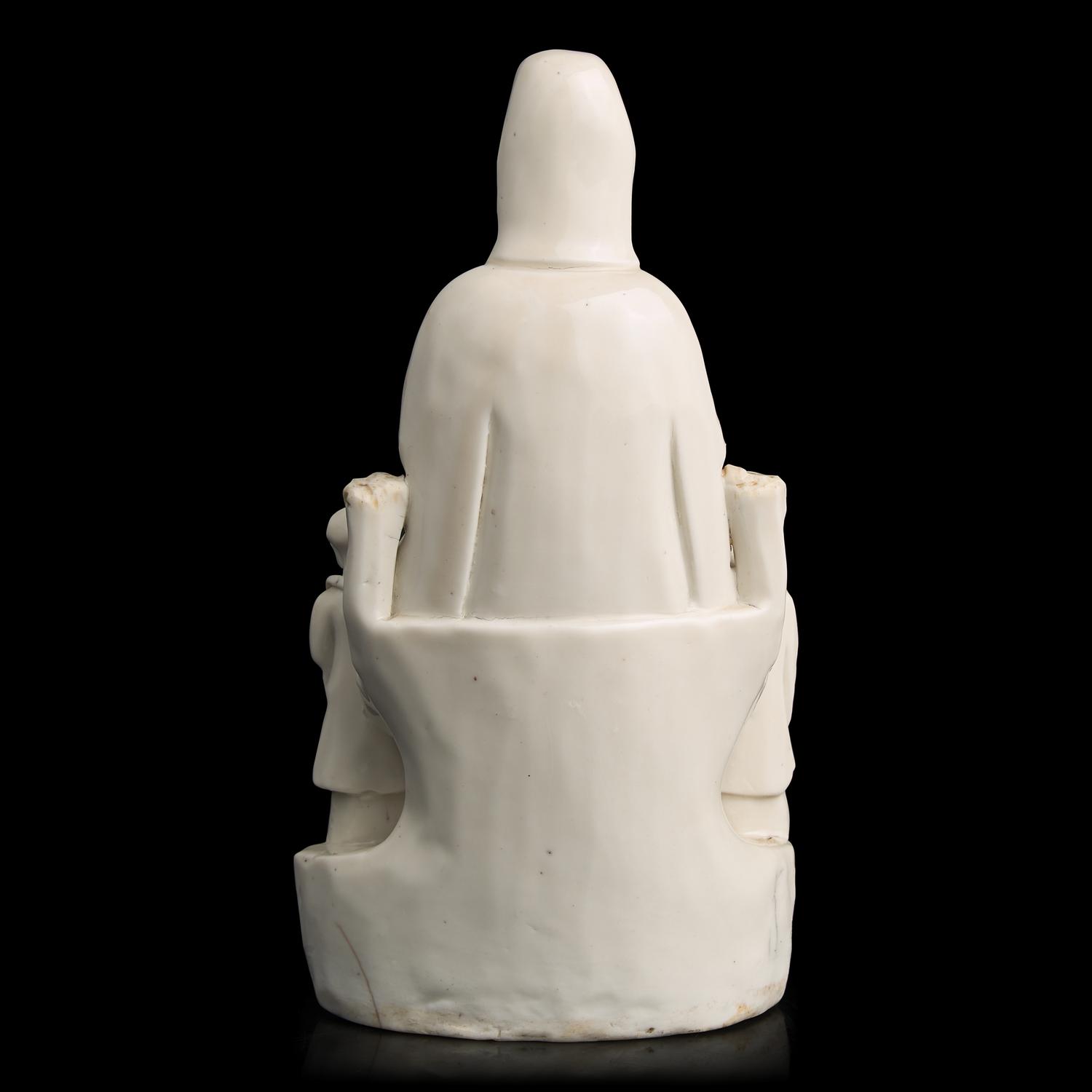 A Chinese Blanc de Chine Figure of Guanyin,17th/18th Century 明末清初 德化白瓷觀音坐像